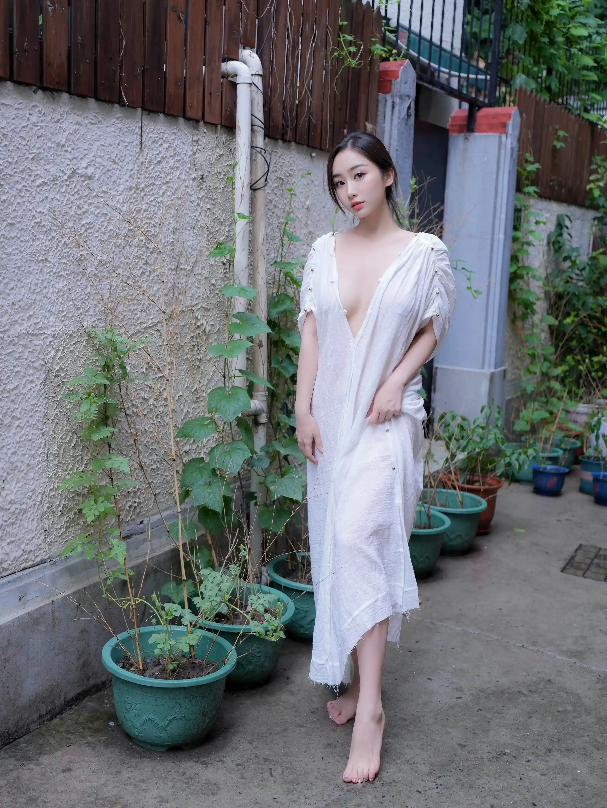 图片[7] - XiuRen 内购版 No.10603 楠芝 身着白色长裙的美女画家 [78P] - 机器猫次元 - 机器猫次元
