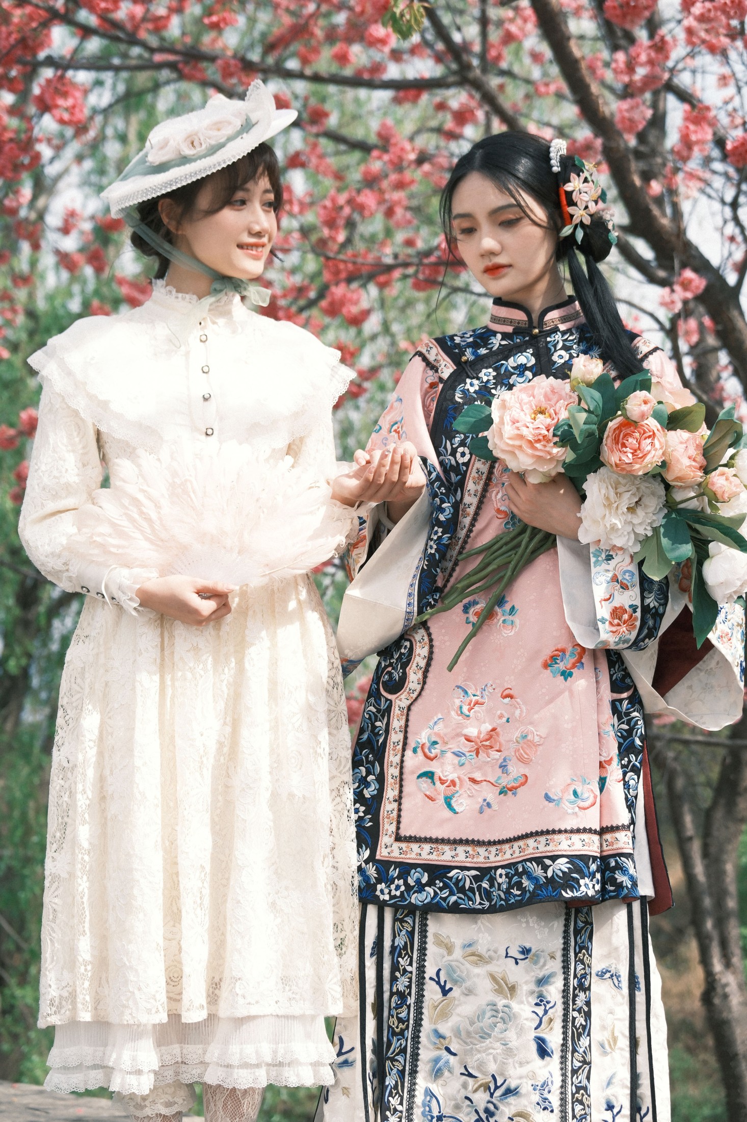 图片[5] - 橘小桃 么一奥缪 - 《两个女孩的故事》[21P] - 机器猫次元 - 机器猫次元