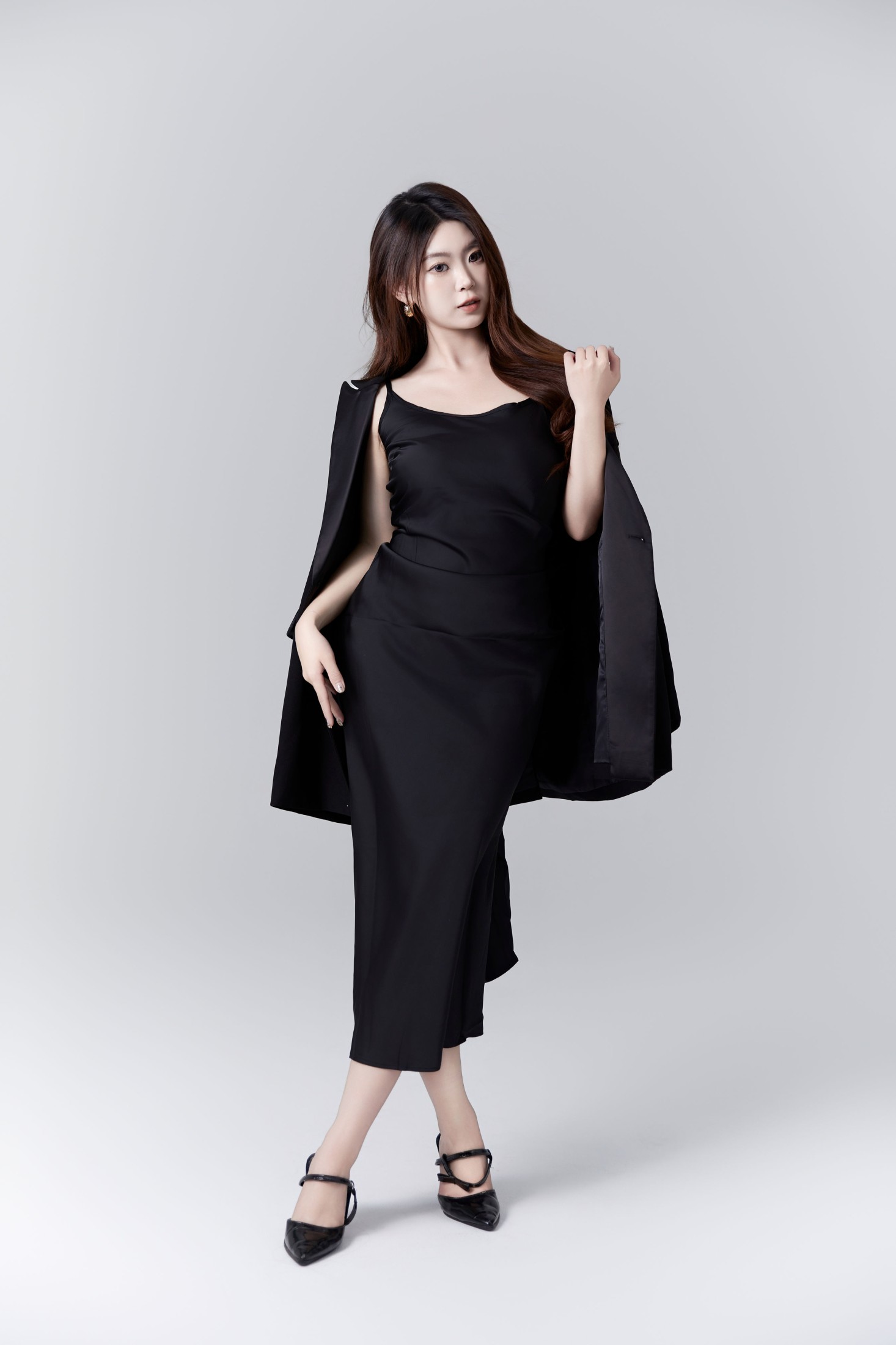 图片[4] - CARLEE是77呀 - 《黑色西装写真》[22P] - 机器猫次元 - 机器猫次元