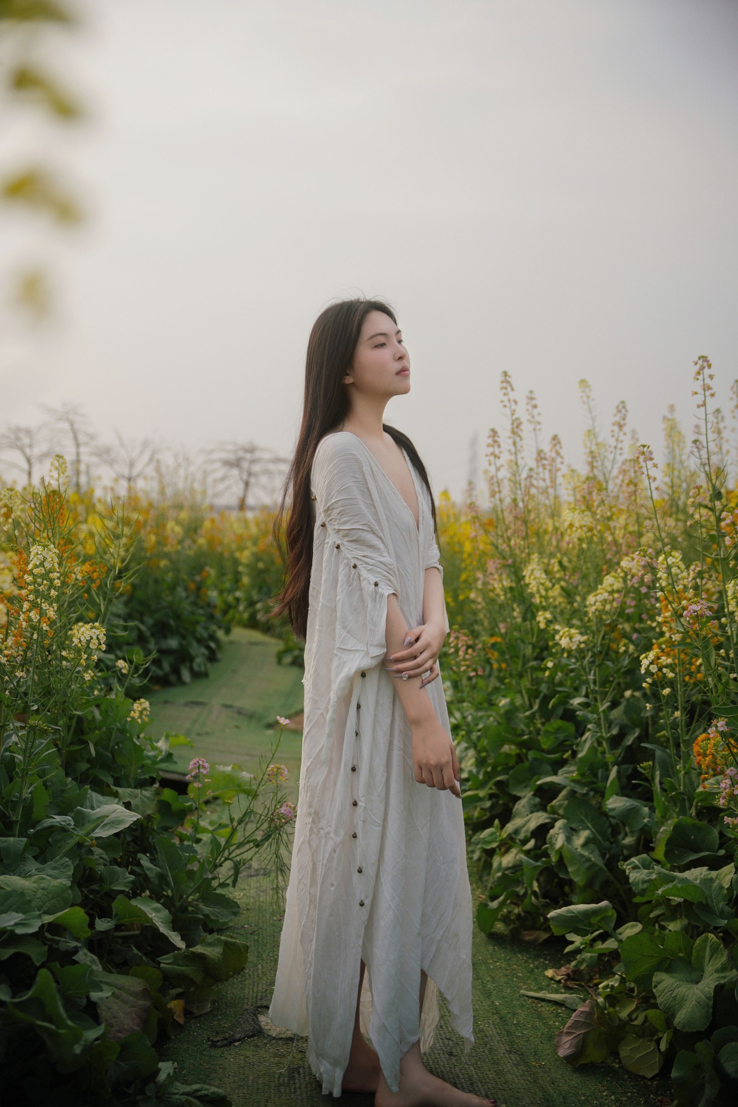 图片[4] - 依依 - 《花海秘语，少女的绿野绮梦》[27P] - 机器猫次元 - 机器猫次元