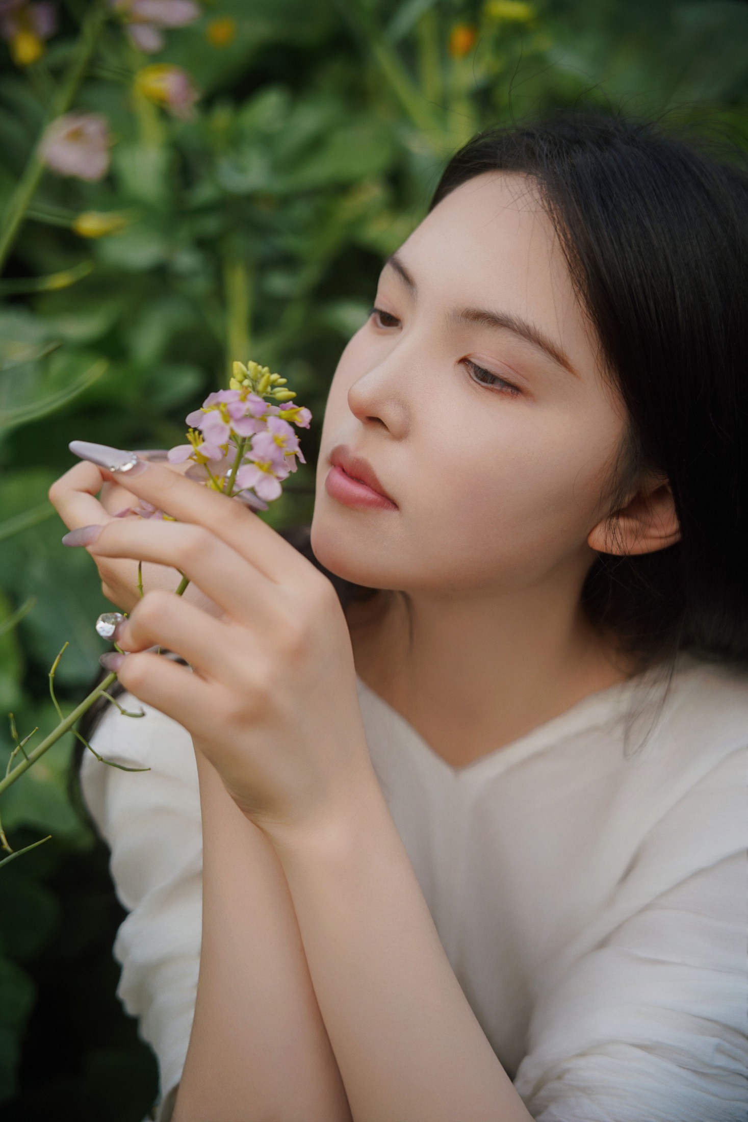 图片[8] - 依依 - 《花海秘语，少女的绿野绮梦》[27P] - 机器猫次元 - 机器猫次元