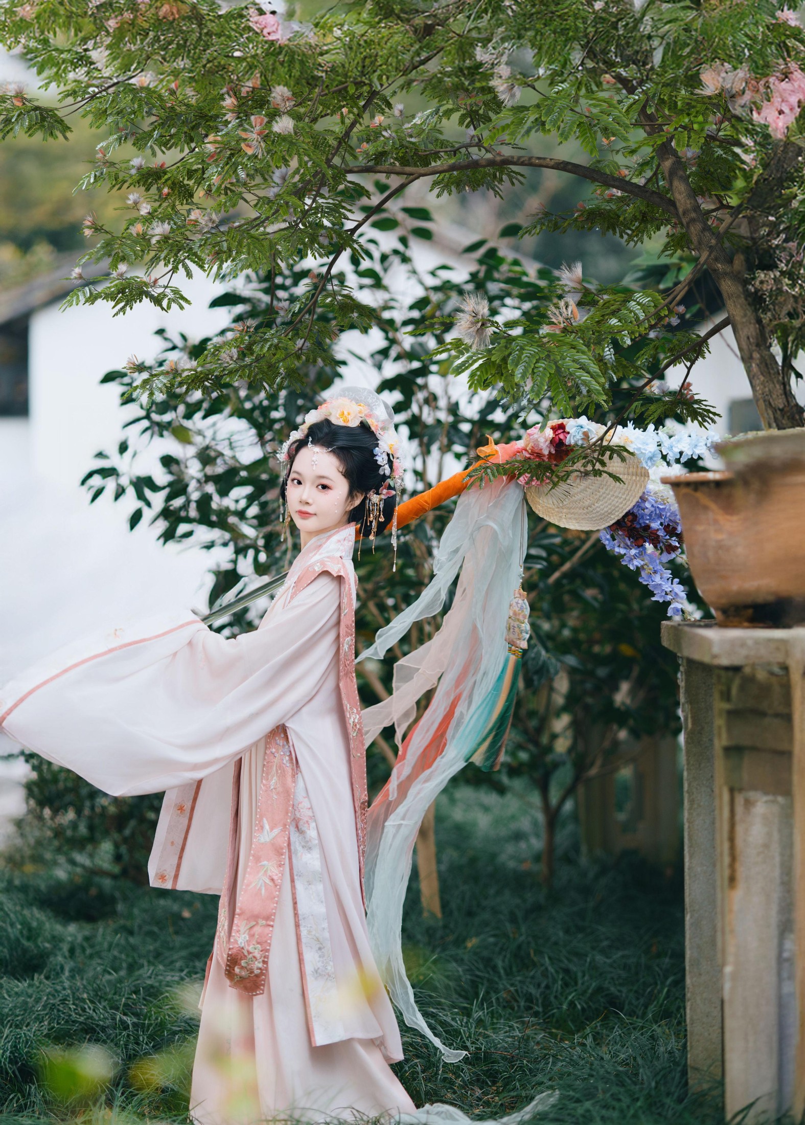 图片[2] - 焦糖马奇朵 - 《珠光点染三白妆，墨云深处见芳华》[15P] - 机器猫次元 - 机器猫次元