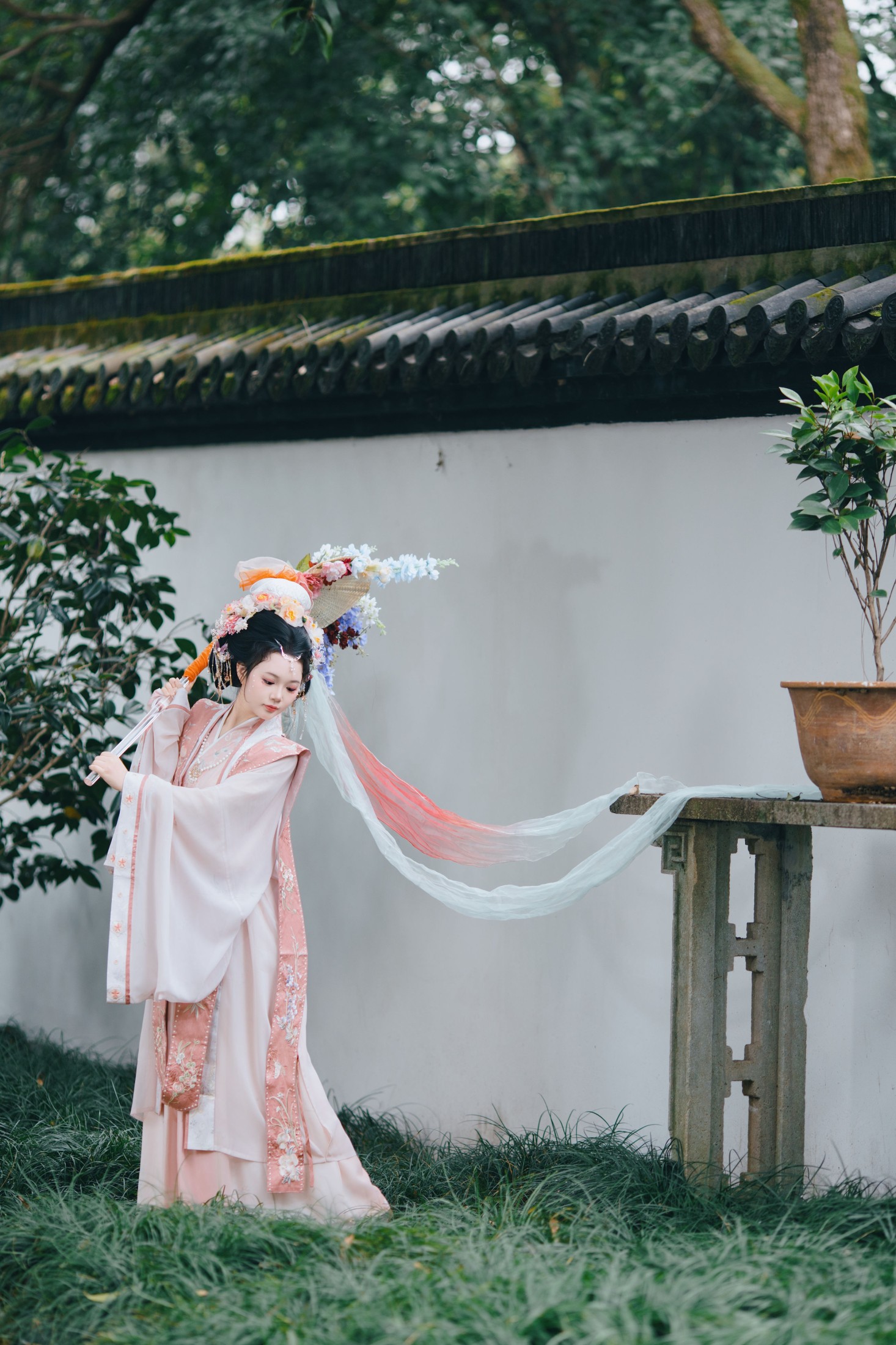图片[1] - 焦糖马奇朵 - 《珠光点染三白妆，墨云深处见芳华》[15P] - 机器猫次元 - 机器猫次元