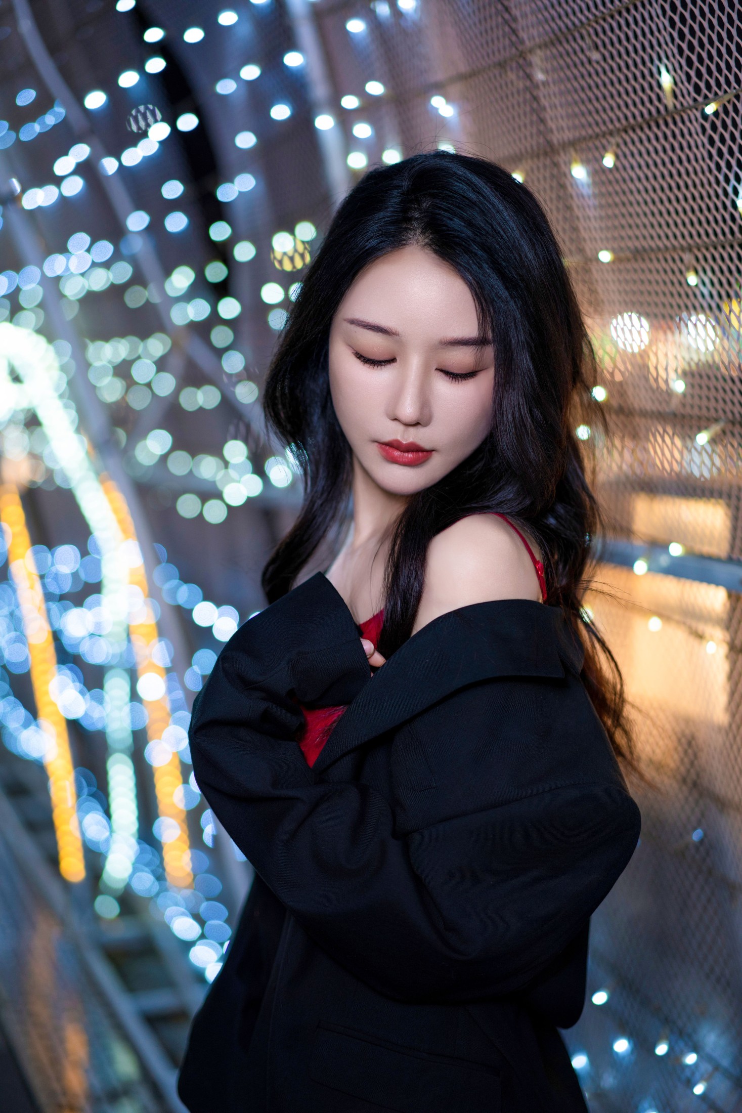 图片[1] - 雪莉 - 《千灯湖夜未央：红裙女神的光影诗篇》[18P] - 机器猫次元 - 机器猫次元