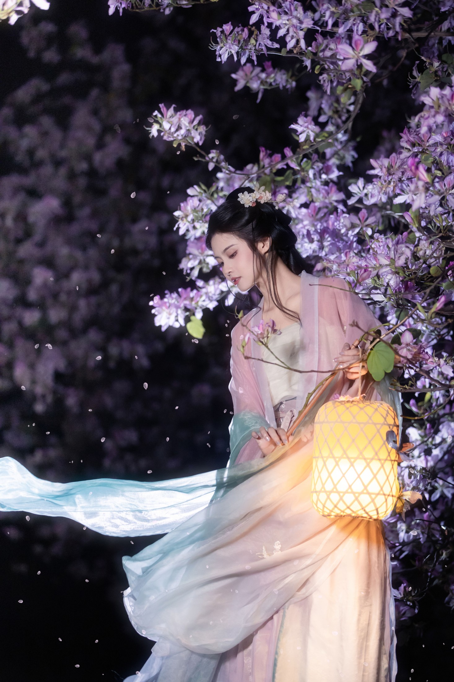 图片[1] - 三也酱酱 - 《挽星灯》[21P] - 机器猫次元 - 机器猫次元