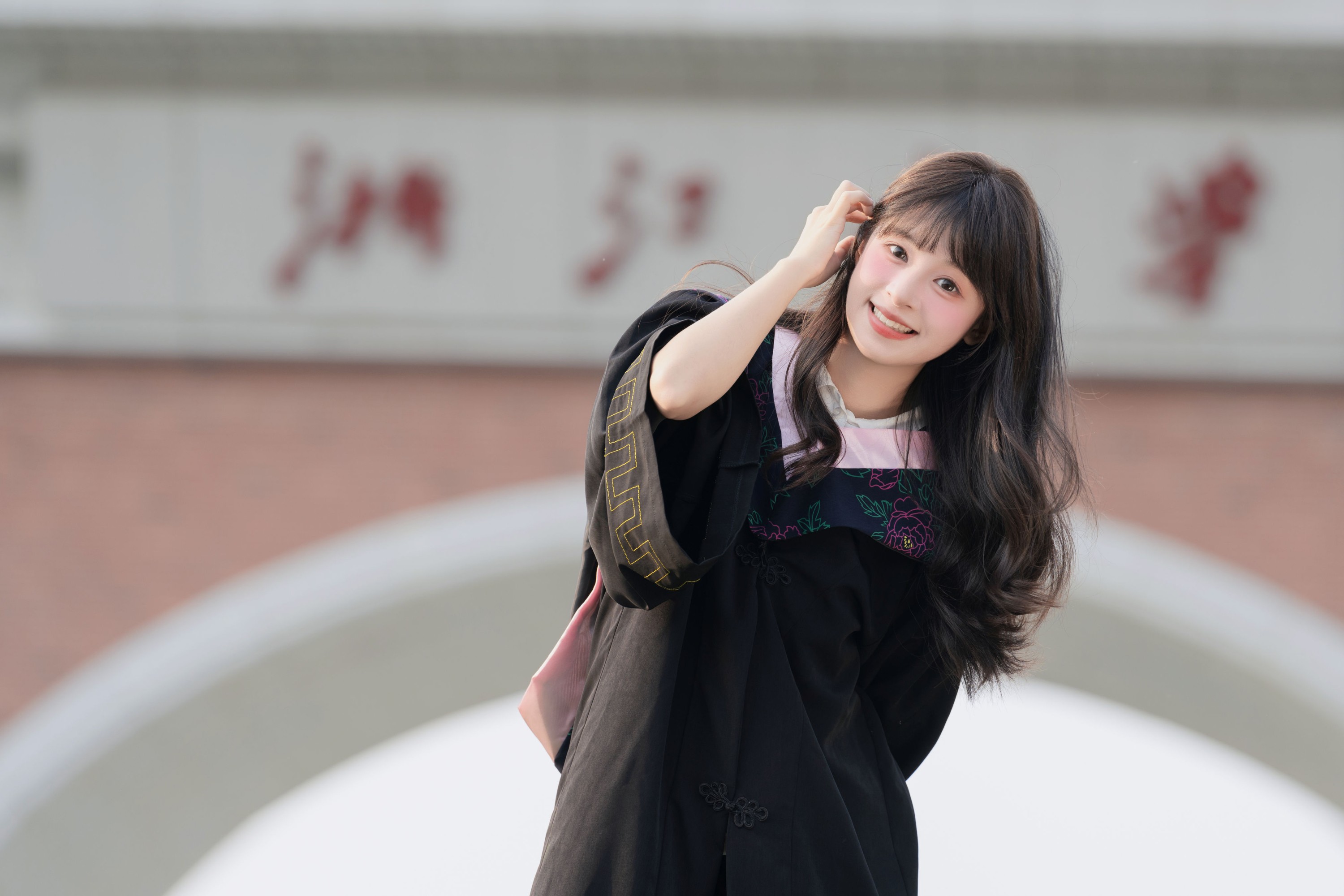 图片[1] - 夏芋小年 - 《学士服》[18P] - 机器猫次元 - 机器猫次元