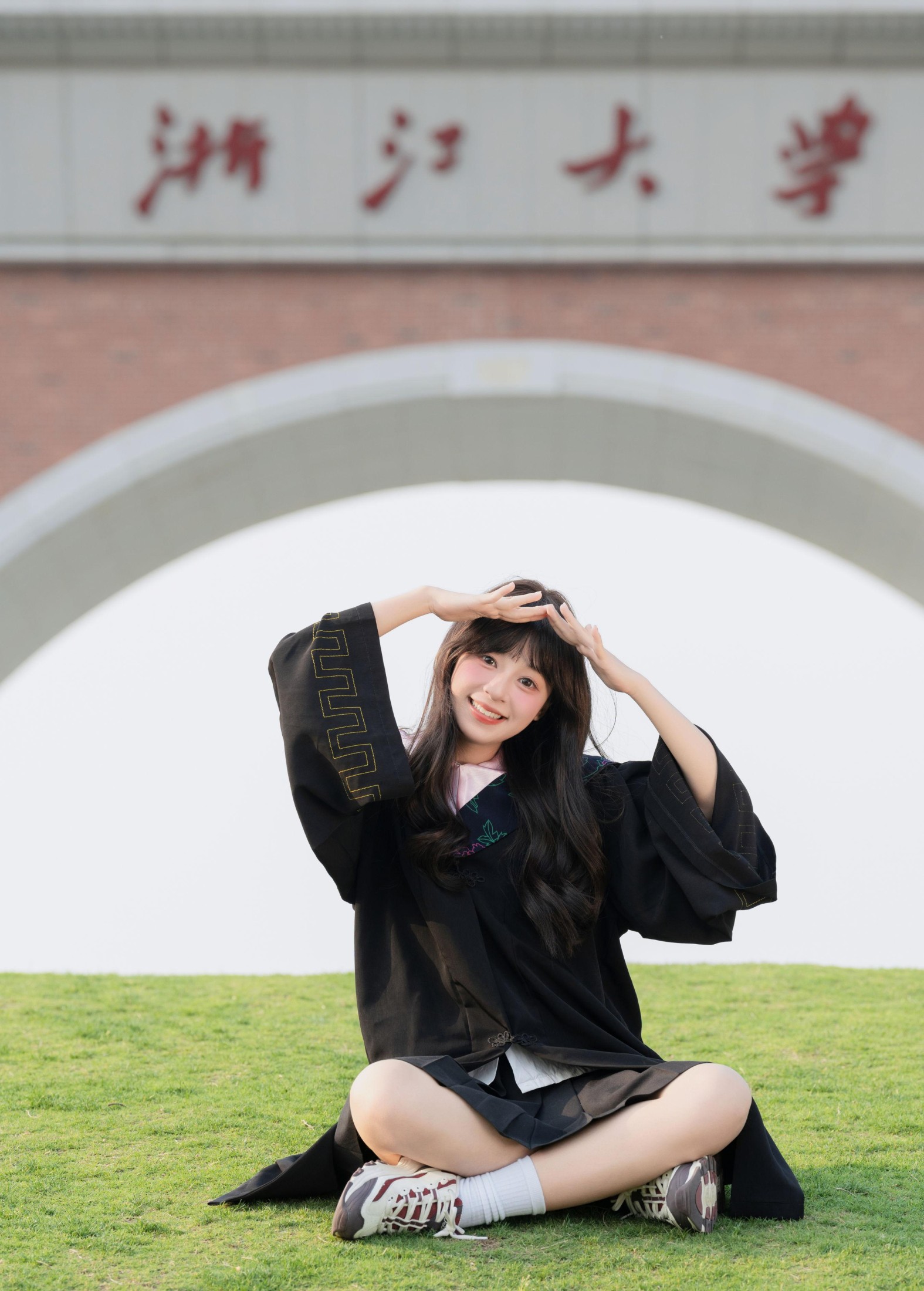 图片[2] - 夏芋小年 - 《学士服》[18P] - 机器猫次元 - 机器猫次元