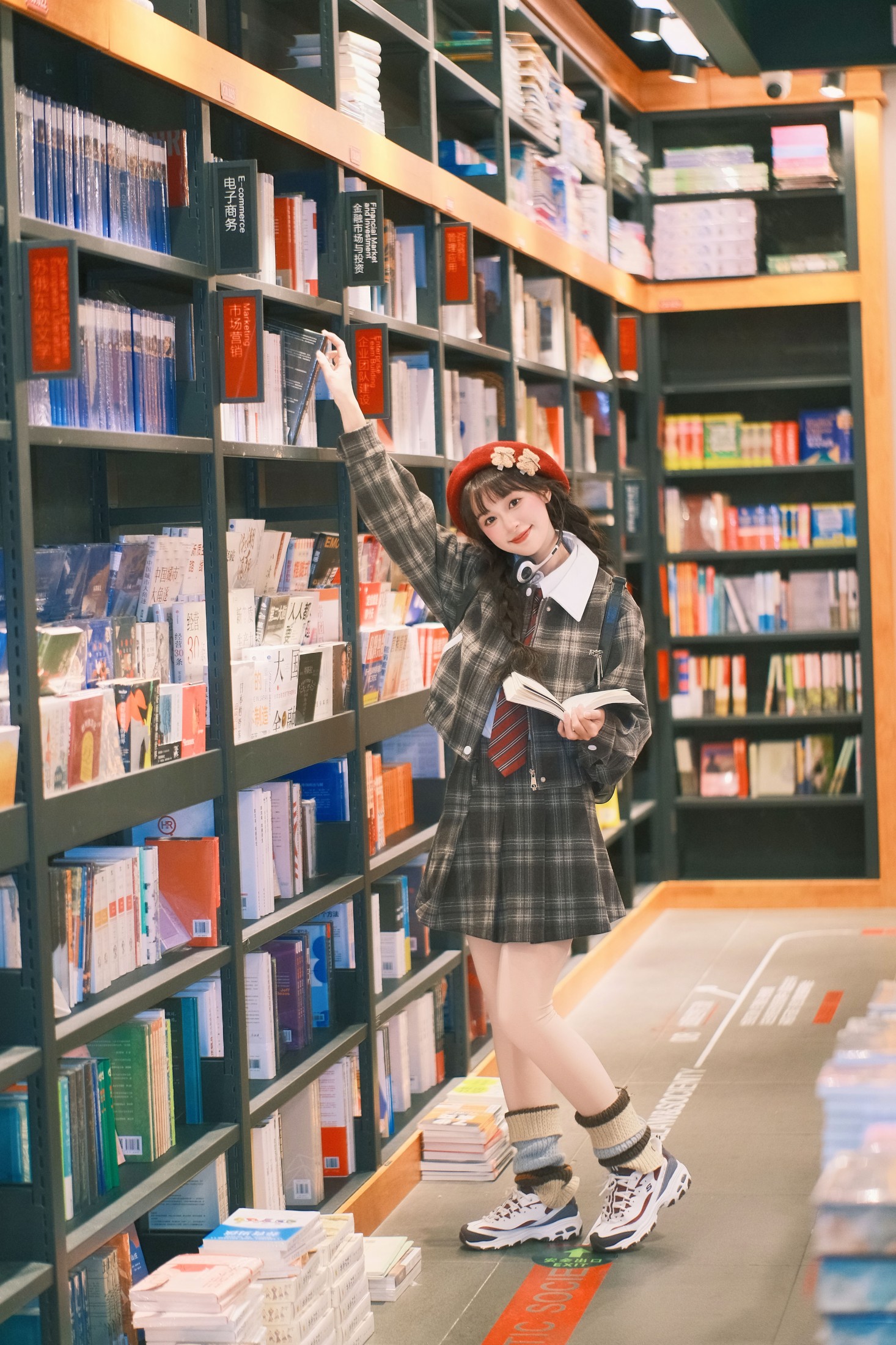 图片[5] - 夏芋小年 - 《书店女孩》[20P] - 机器猫次元 - 机器猫次元