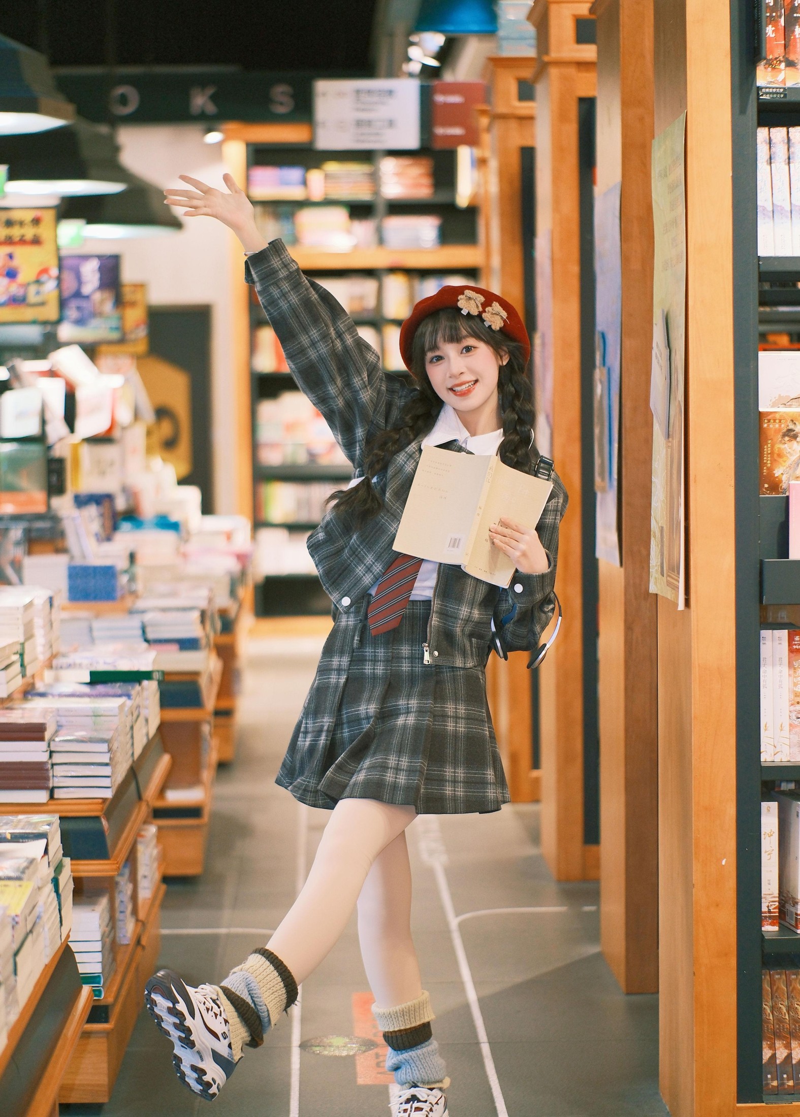图片[1] - 夏芋小年 - 《书店女孩》[20P] - 机器猫次元 - 机器猫次元