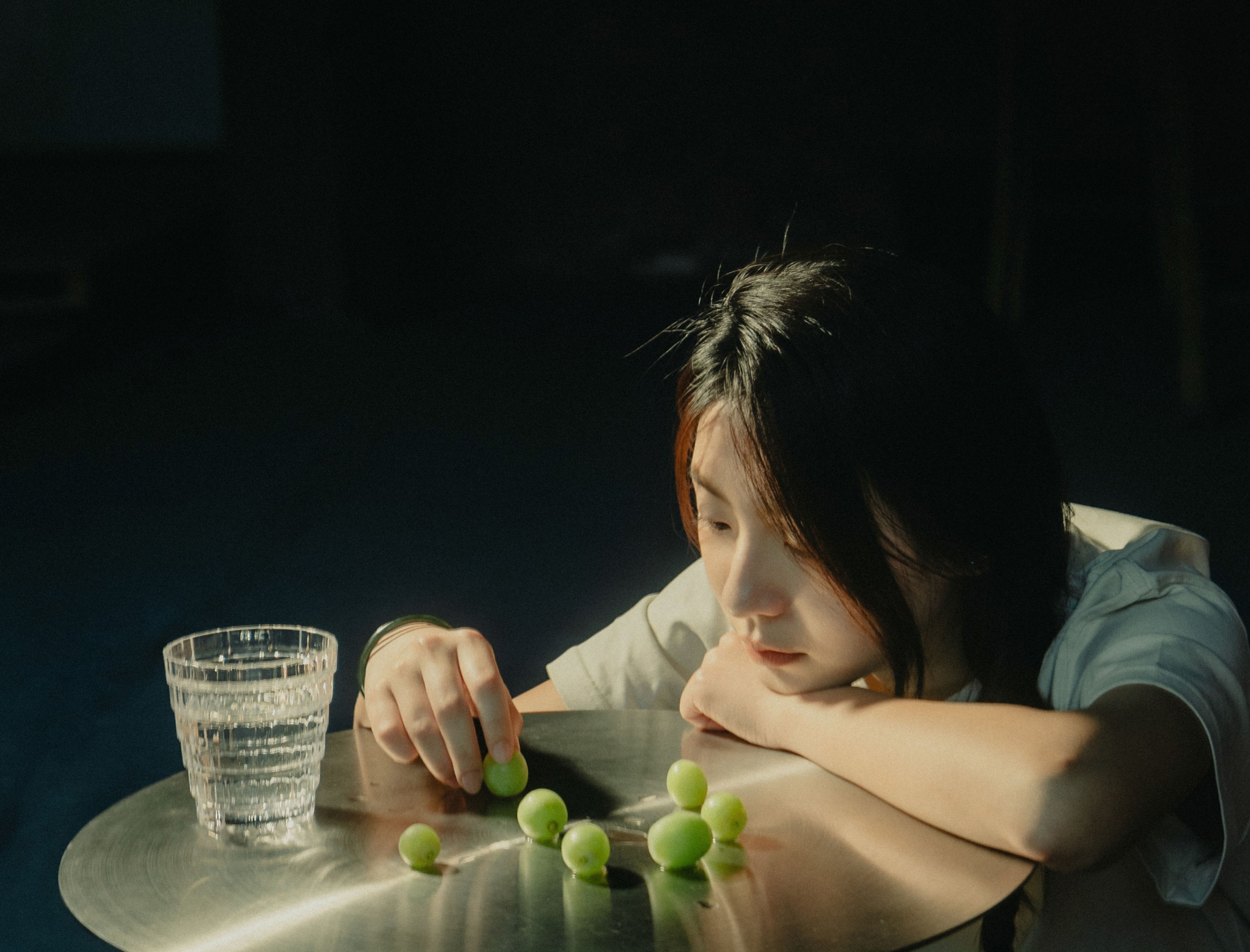 图片[1] - 腊月 - 《情绪隐藏着光影中》[15P] - 机器猫次元 - 机器猫次元