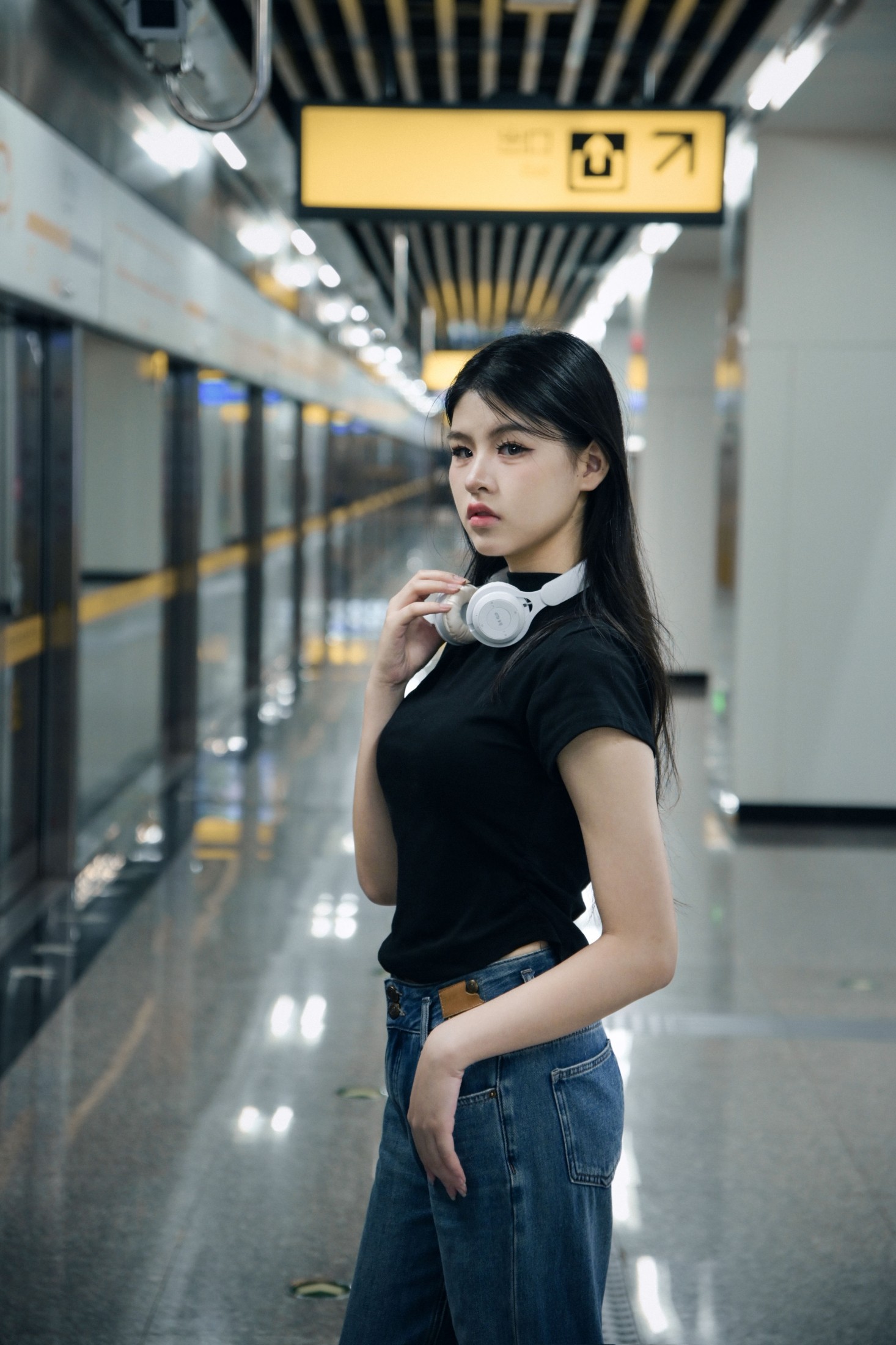 图片[1] - 荔枝 - 《地铁站》[14P] - 机器猫次元 - 机器猫次元