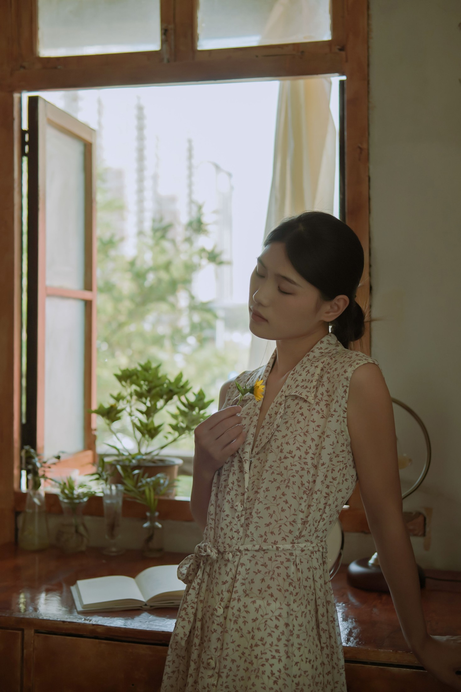 图片[1] - 雨子i - 《窗边的向日葵开了又落》[14P] - 机器猫次元 - 机器猫次元