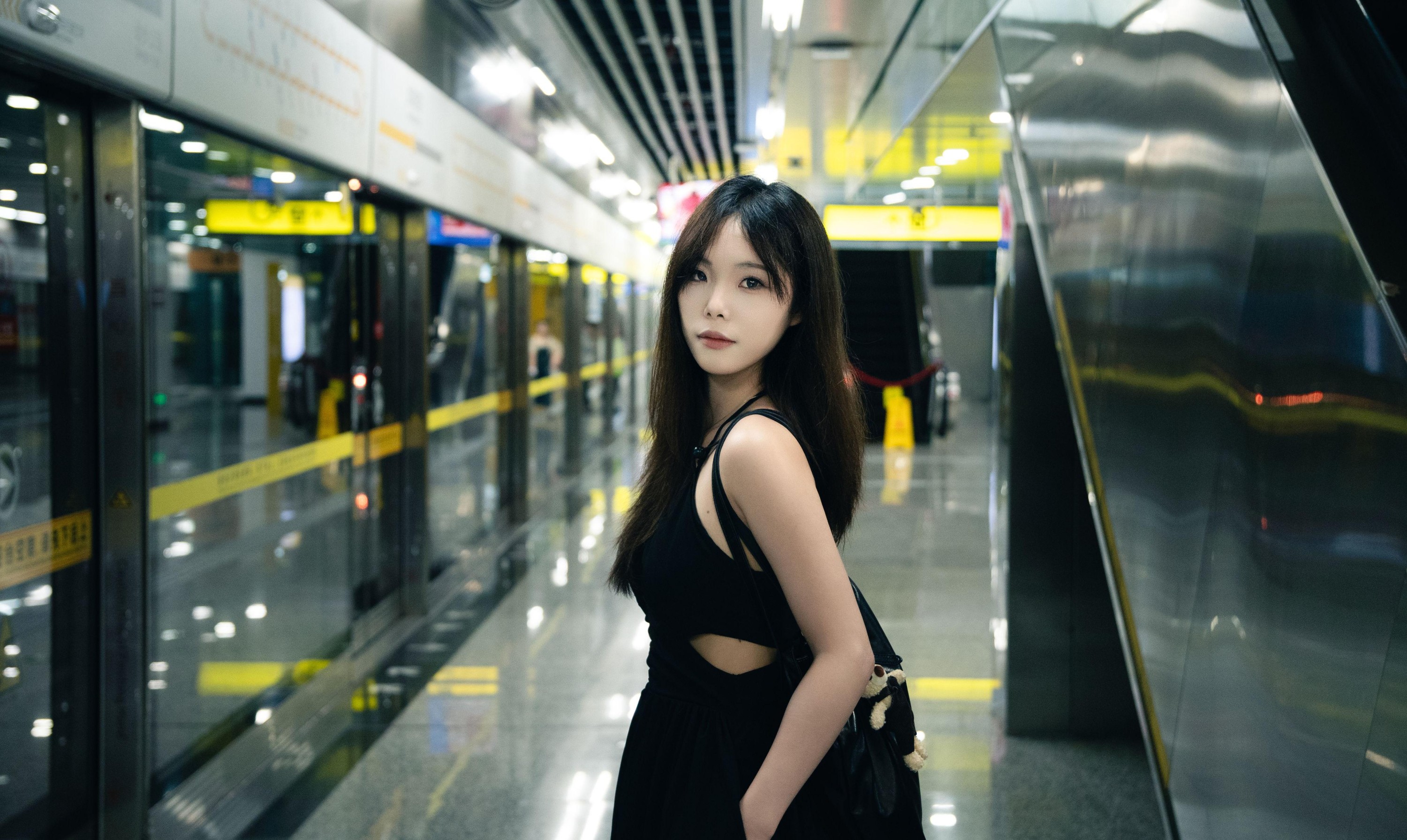 图片[2] - 苏打饼干 - 《地铁站暗调》[17P] - 机器猫次元 - 机器猫次元