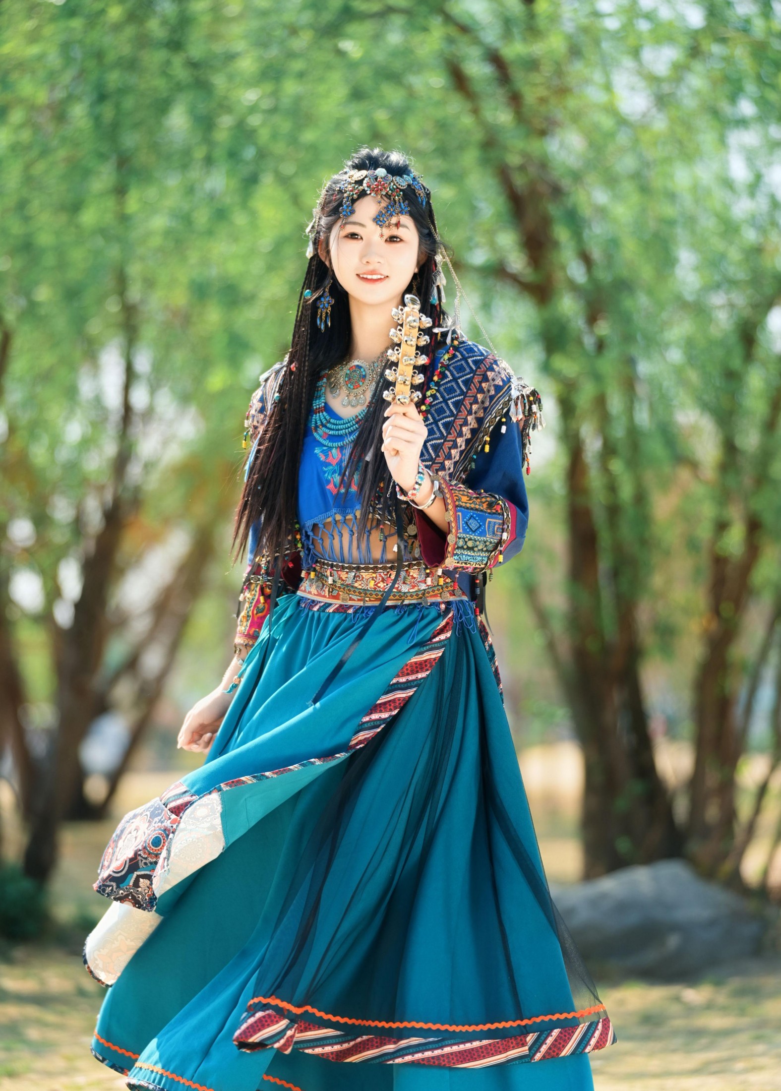 图片[2] - 晓蓝 - 《苗疆少女 森林中发光》[24P] - 机器猫次元 - 机器猫次元