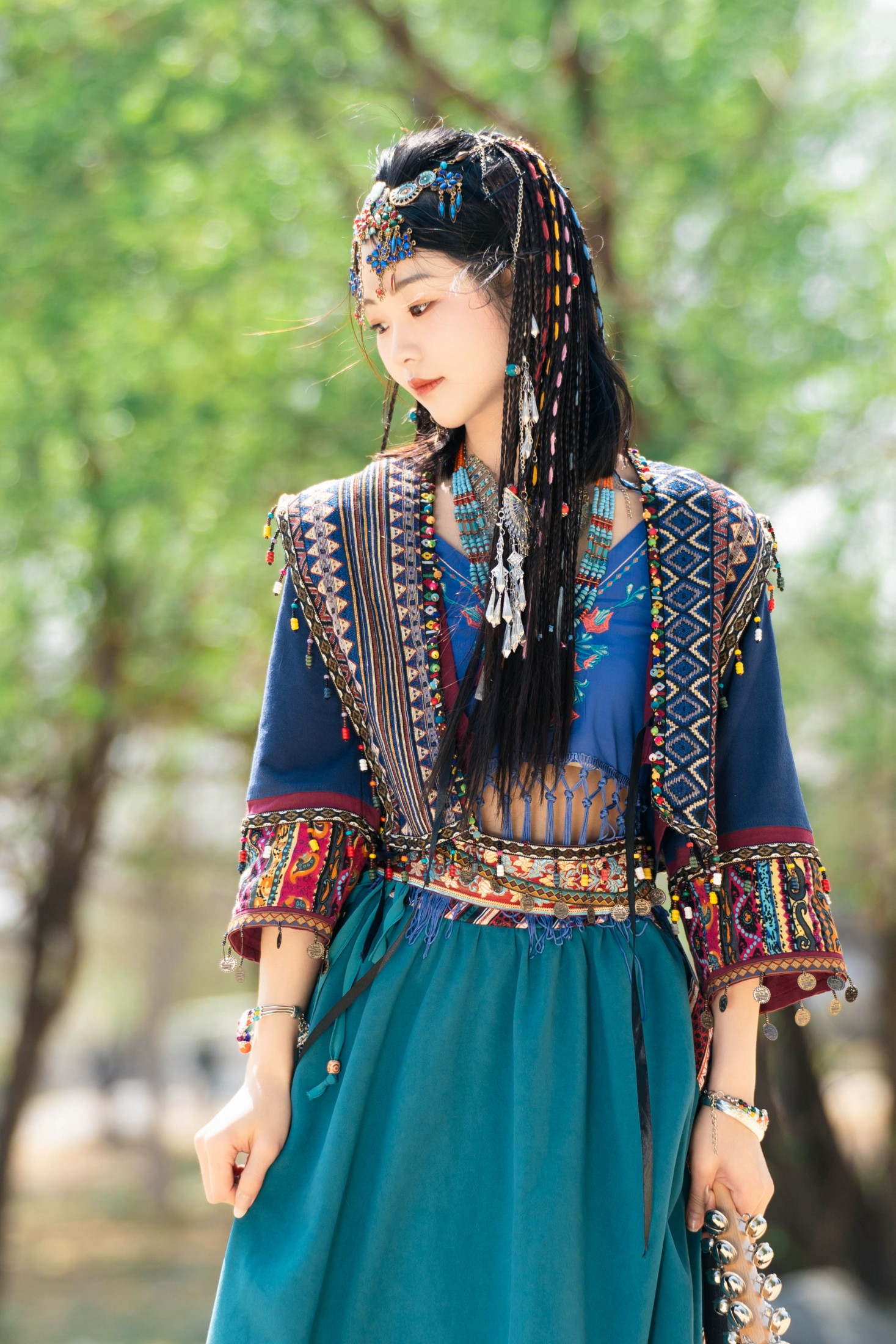 图片[6] - 晓蓝 - 《苗疆少女 森林中发光》[24P] - 机器猫次元 - 机器猫次元
