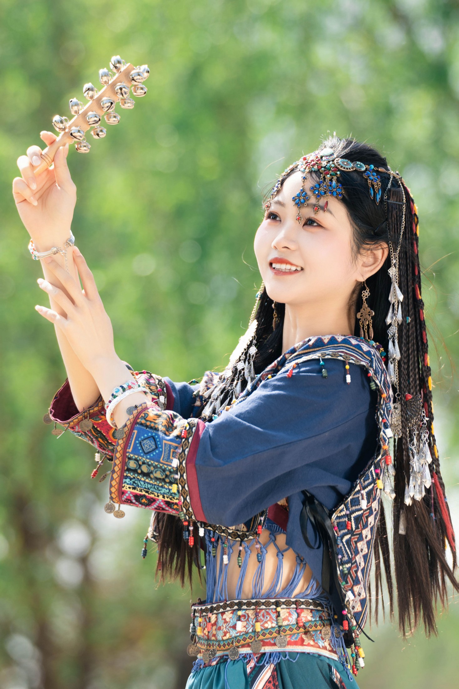 图片[3] - 晓蓝 - 《苗疆少女 森林中发光》[24P] - 机器猫次元 - 机器猫次元