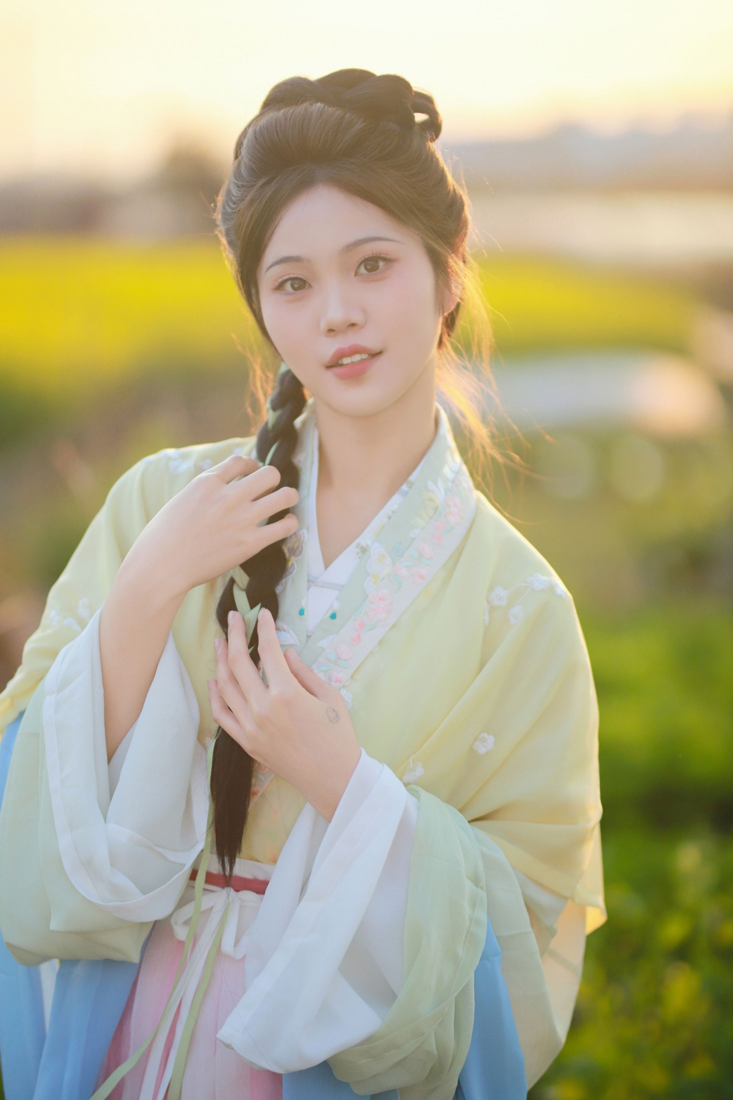 图片[1] - 今天要去化妆玲 - 《油菜花与少女》[13P] - 机器猫次元 - 机器猫次元