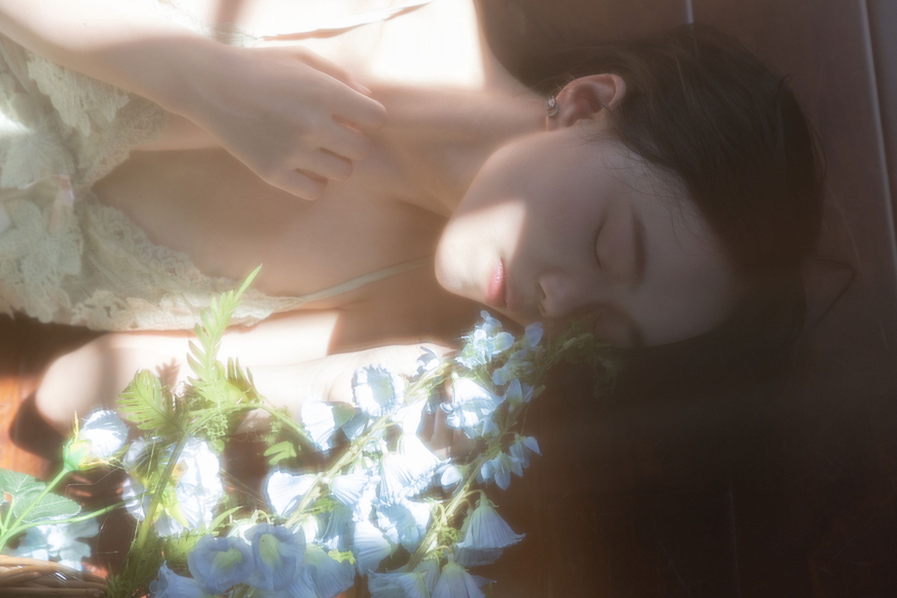 图片[3] - 解云花 - 《夏季结束前在老房子里的身体记录》[15P] - 机器猫次元 - 机器猫次元
