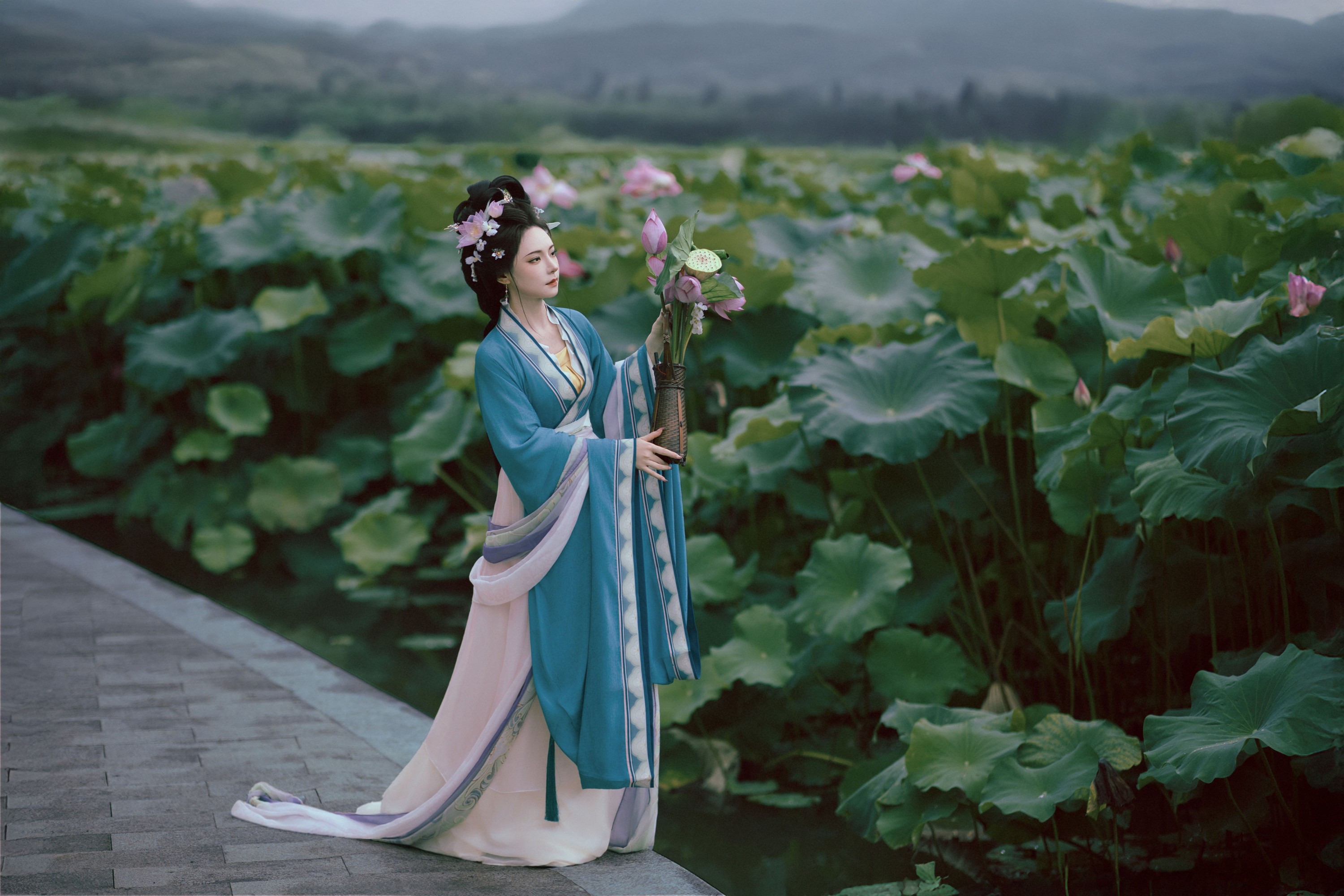 图片[1] - 爱莫离 - 《荷香》[26P] - 机器猫次元 - 机器猫次元