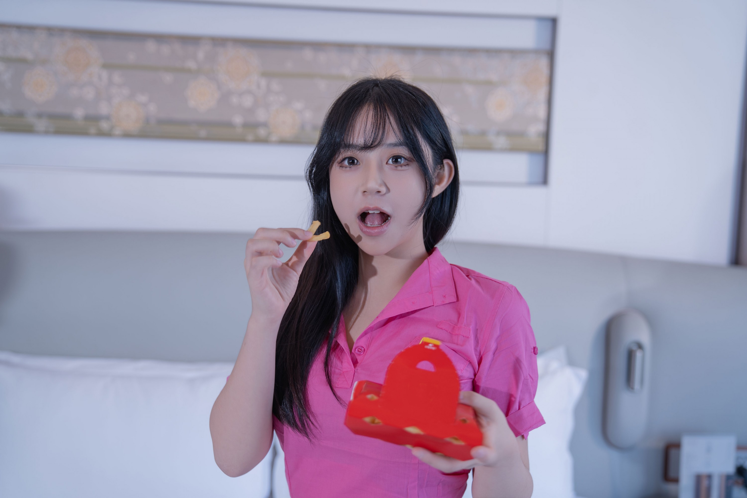 图片[4] - 一元同学Jodie - 《绯色慵懒：独处时光的微醺格调》[45P] - 机器猫次元 - 机器猫次元
