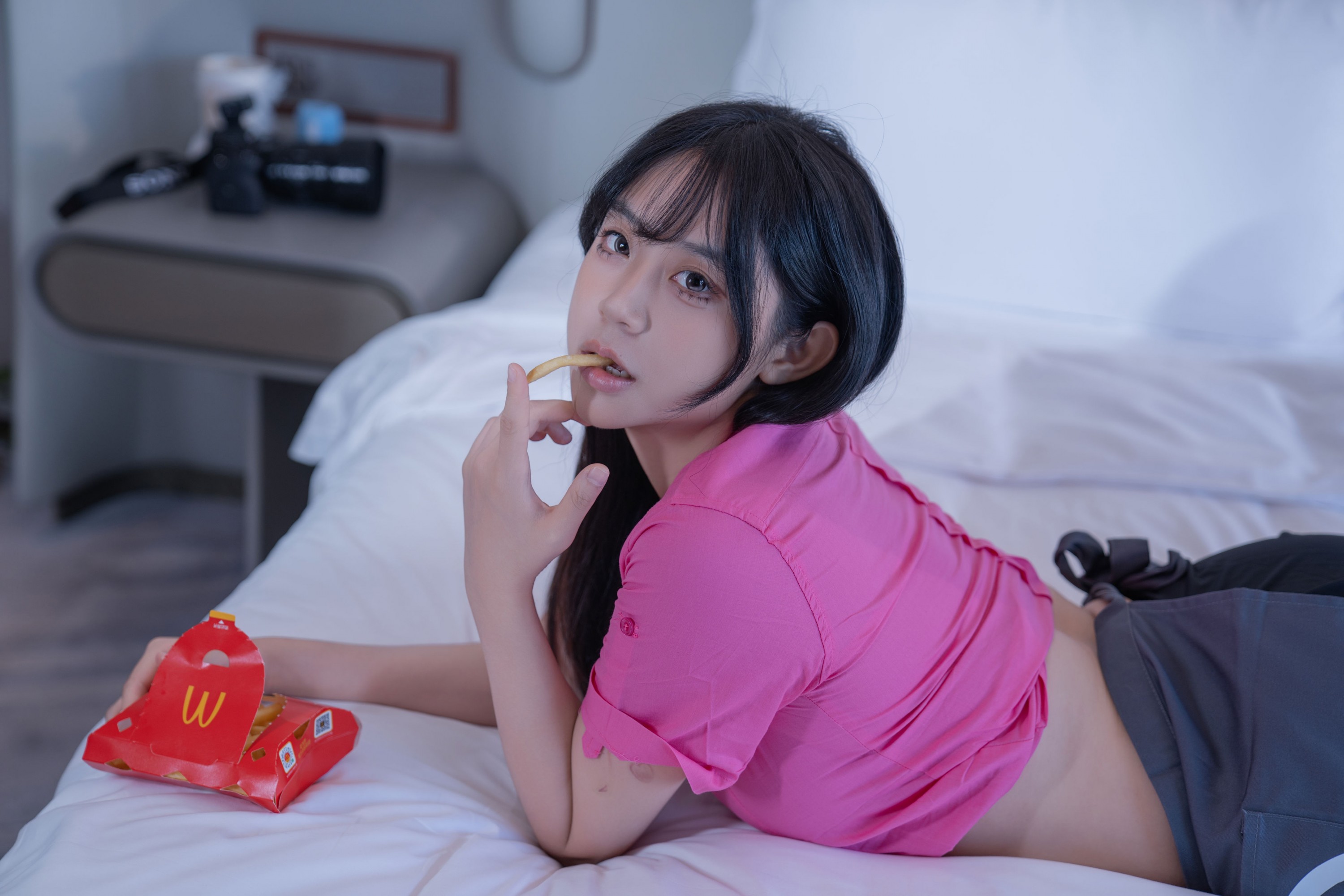 图片[8] - 一元同学Jodie - 《绯色慵懒：独处时光的微醺格调》[45P] - 机器猫次元 - 机器猫次元