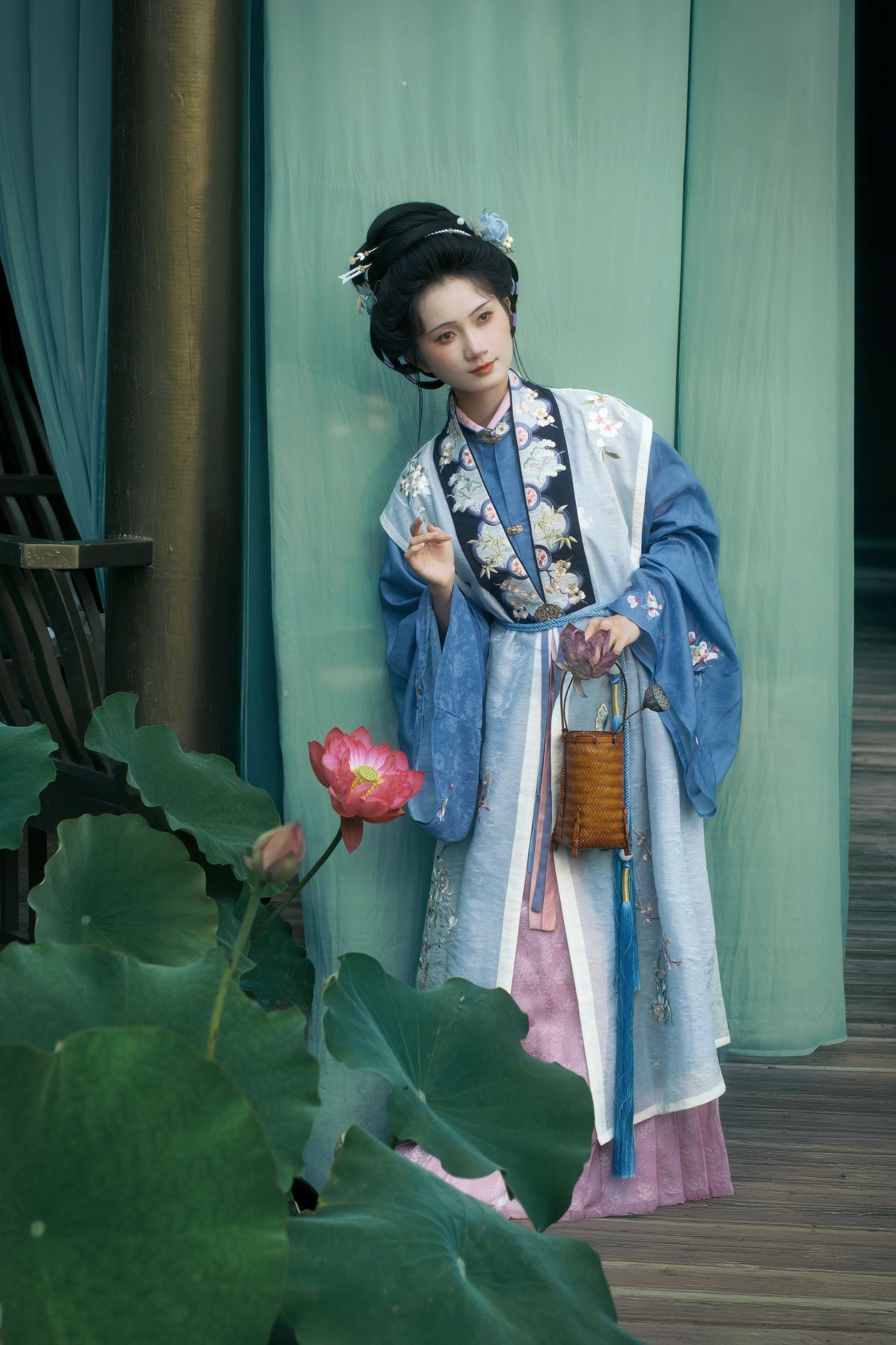 图片[1] - 《风吻荷梢时，听见了莲的低语》[9P] - 机器猫次元 - 机器猫次元