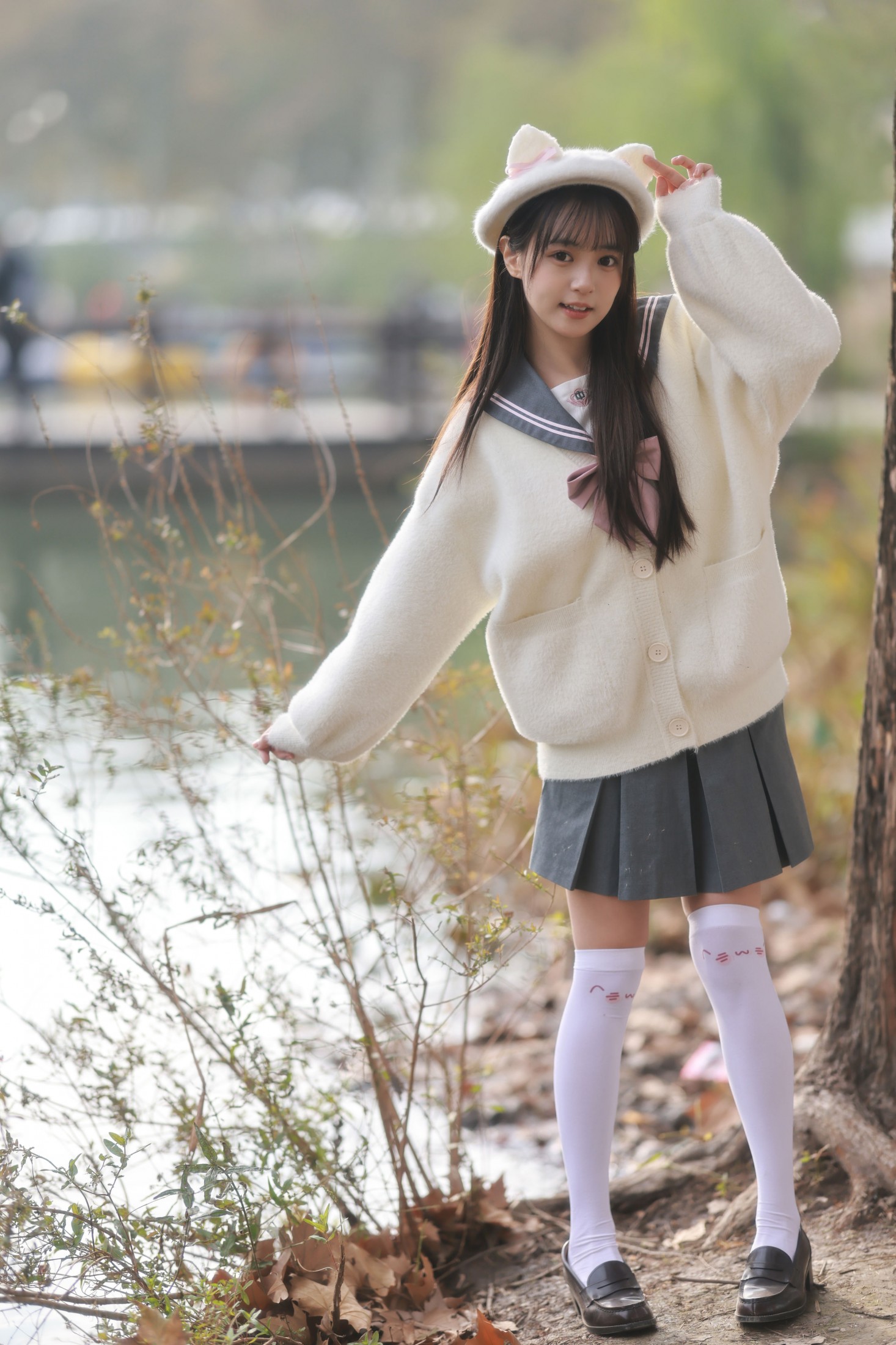 图片[1] - 小亿 - 《今天是被落叶揉软的少女》[52P] - 机器猫次元 - 机器猫次元
