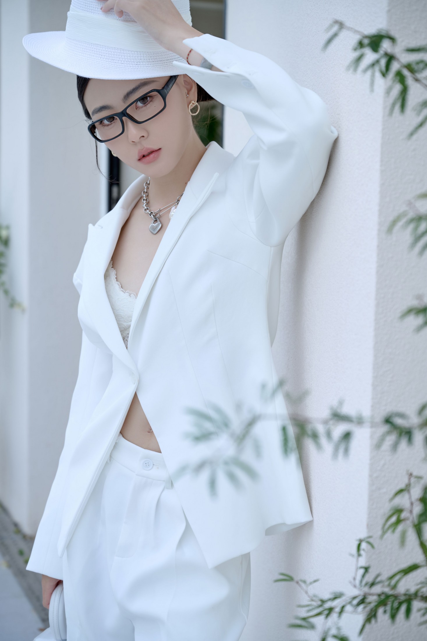 图片[1] - 喵喵 - 《西服》[9P] - 机器猫次元 - 机器猫次元