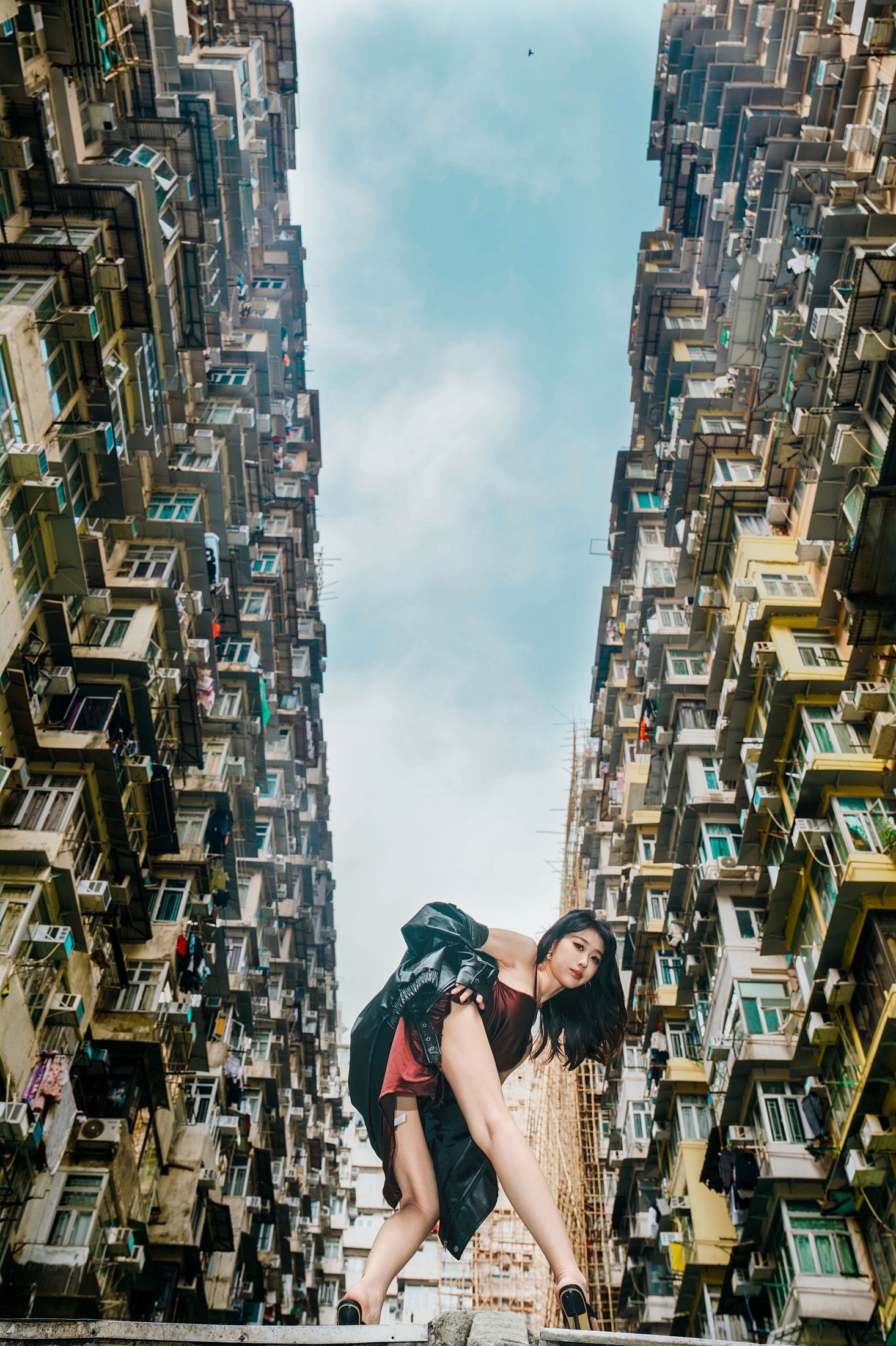 图片[1] - 叫我GG - 《香港怪兽楼与中环人像街拍》[23P] - 机器猫次元 - 机器猫次元