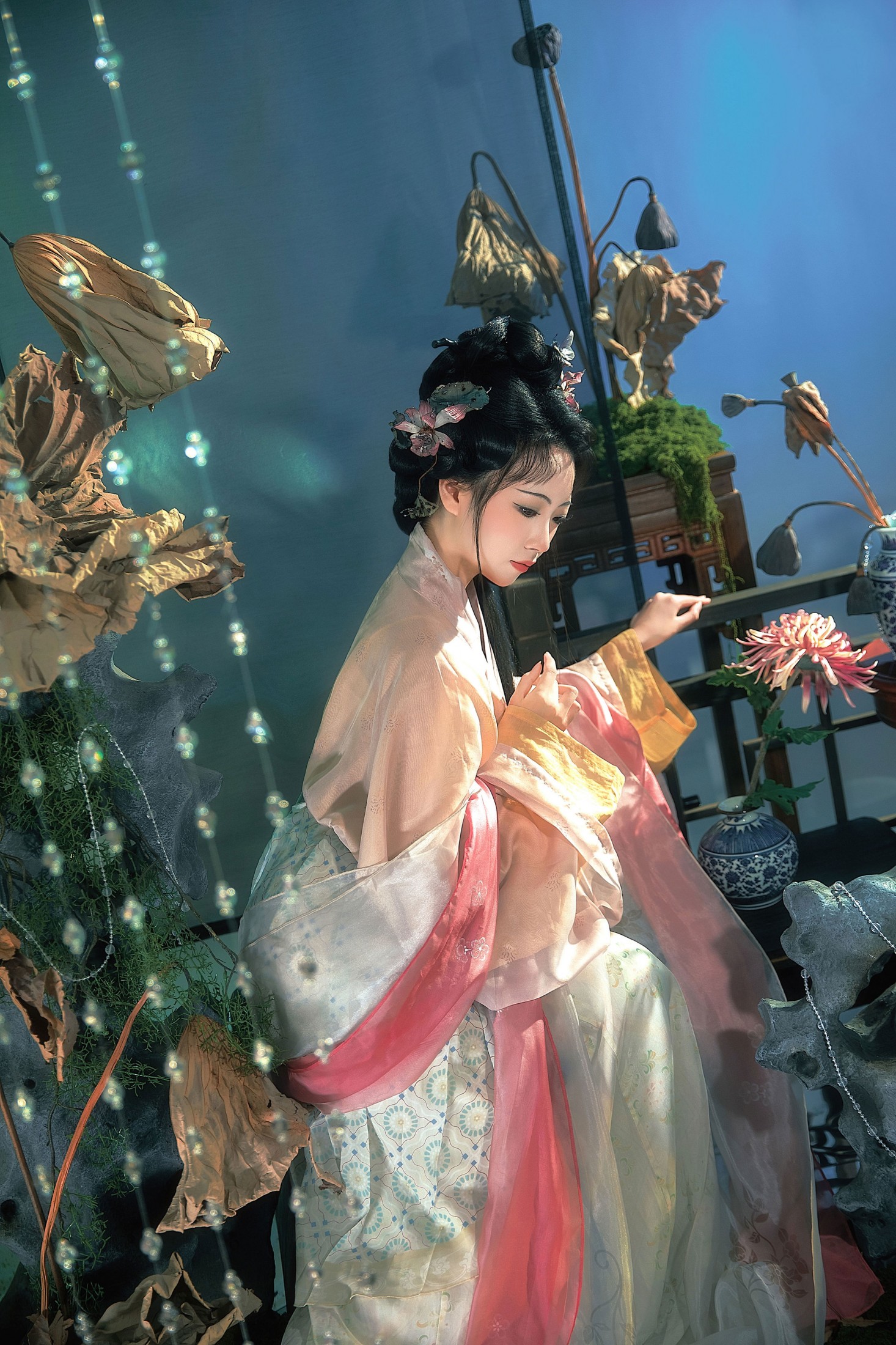 图片[4] - 赵噗噗 - 《枯荷｜烟里抱秋霜》[12P] - 机器猫次元 - 机器猫次元
