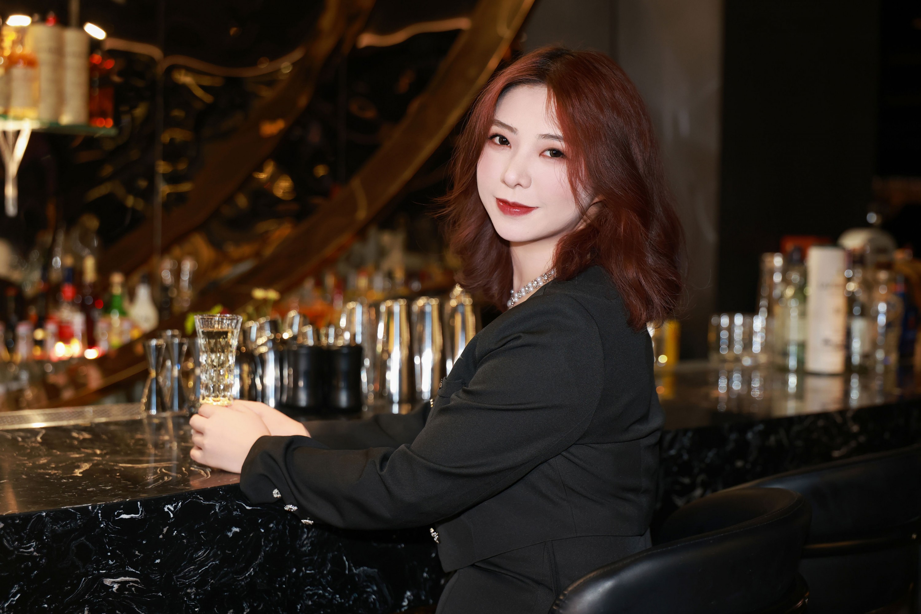 图片[7] - 《微醺优雅，高级，酒吧氛围感人像》[31P] - 机器猫次元 - 机器猫次元