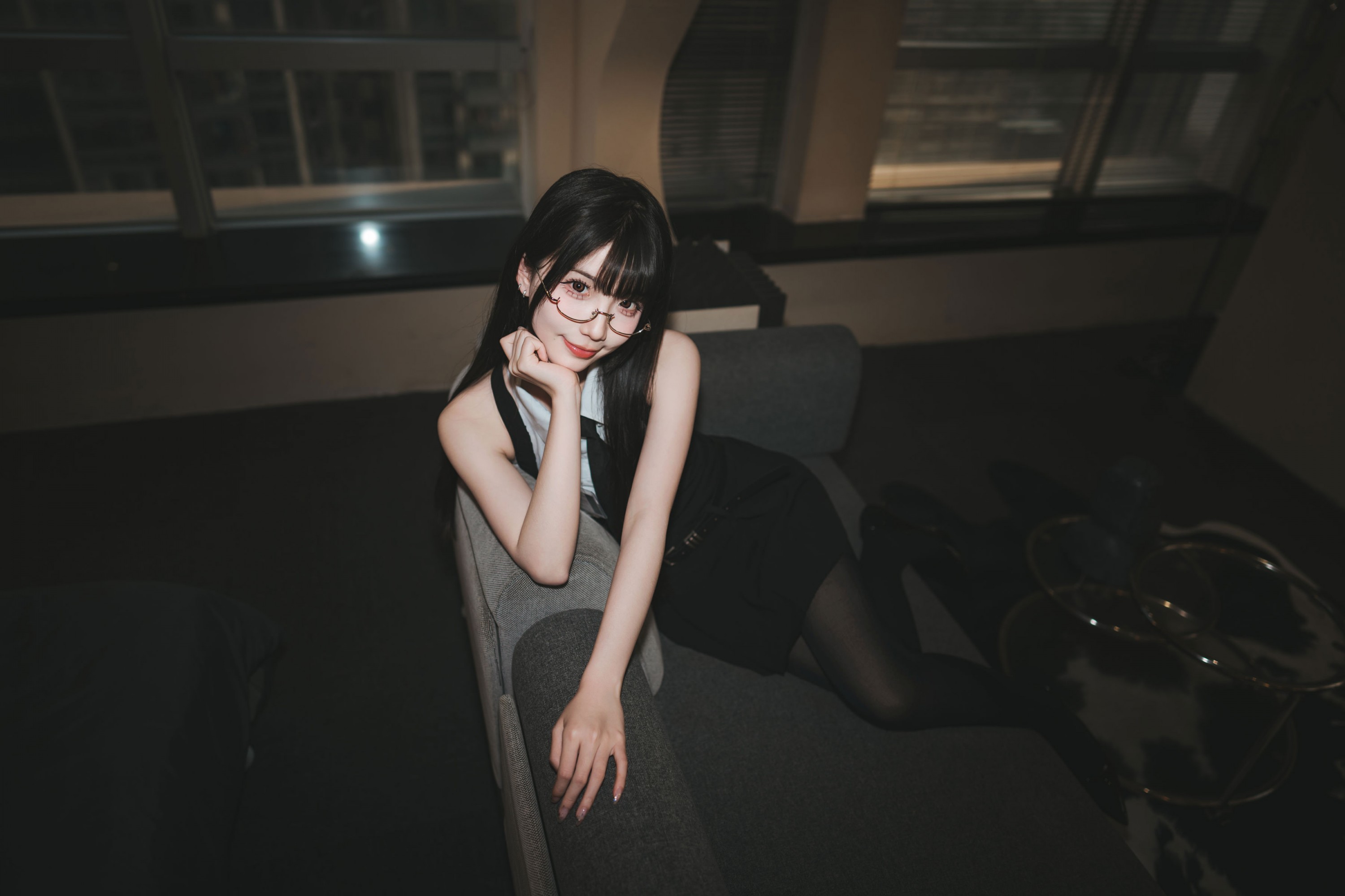 图片[1] - 樱桃在不在 - 《OL樱桃 限定版》[22P] - 机器猫次元 - 机器猫次元
