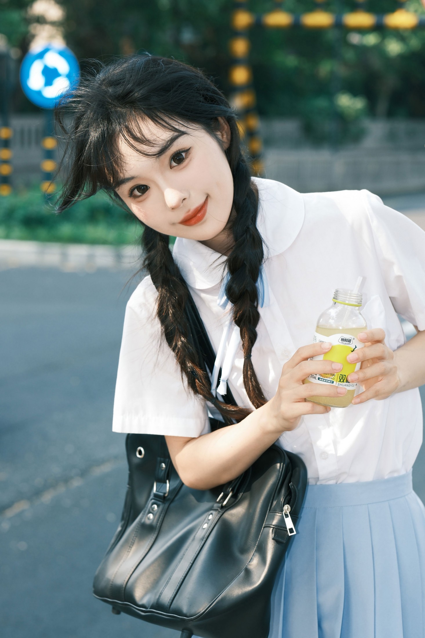 图片[1] - 四月泡芙 - 《校服的裙摆》[14P] - 机器猫次元 - 机器猫次元