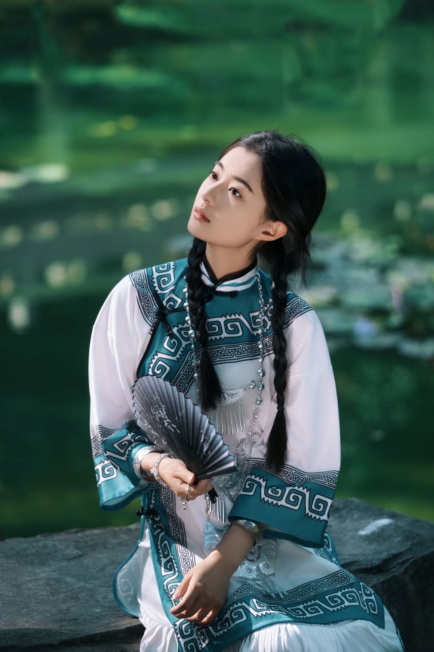 图片[6] - 尼古拉斯依 - 《误入江南水墨画里的民族风少女》[10P] - 机器猫次元 - 机器猫次元