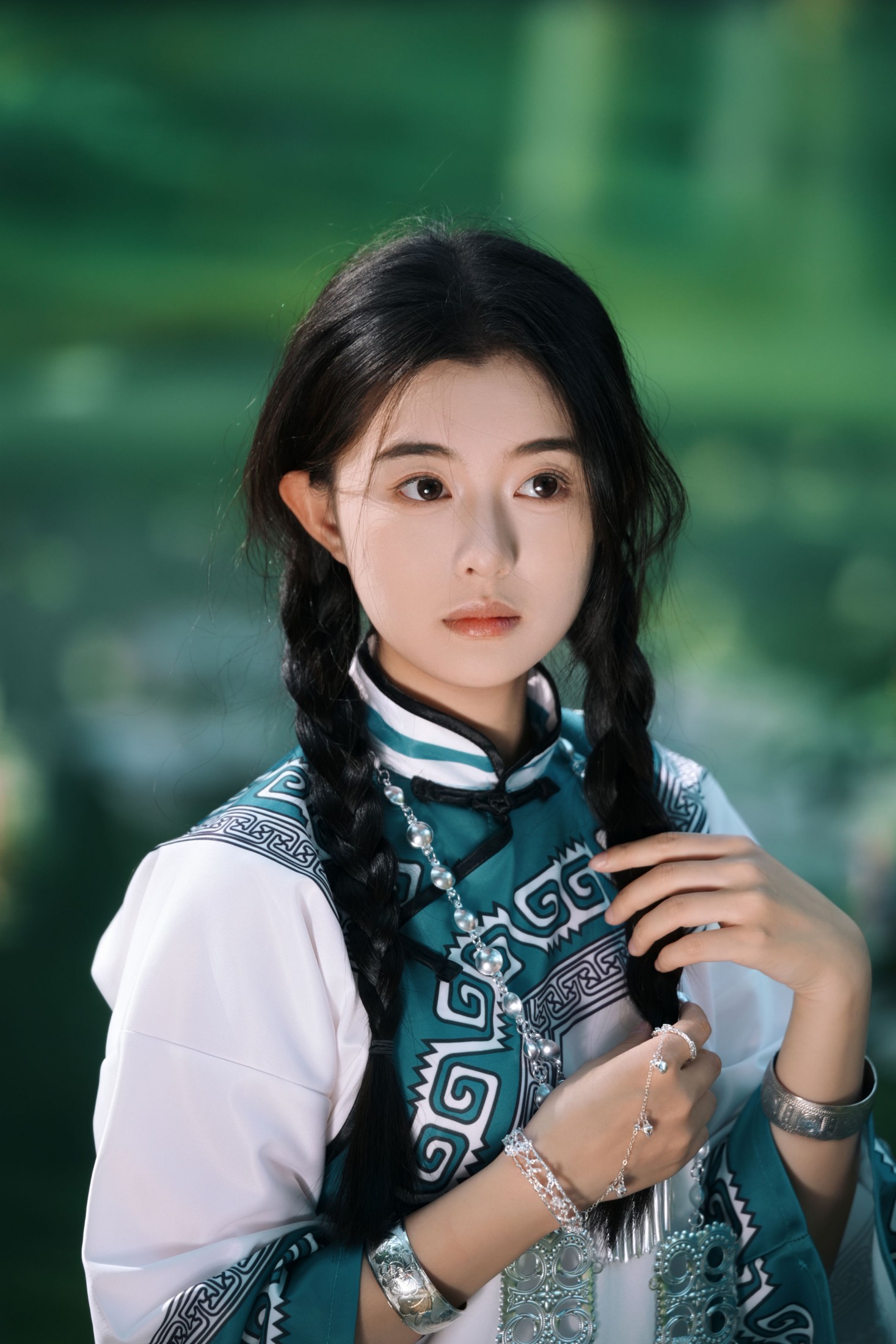 图片[4] - 尼古拉斯依 - 《误入江南水墨画里的民族风少女》[10P] - 机器猫次元 - 机器猫次元