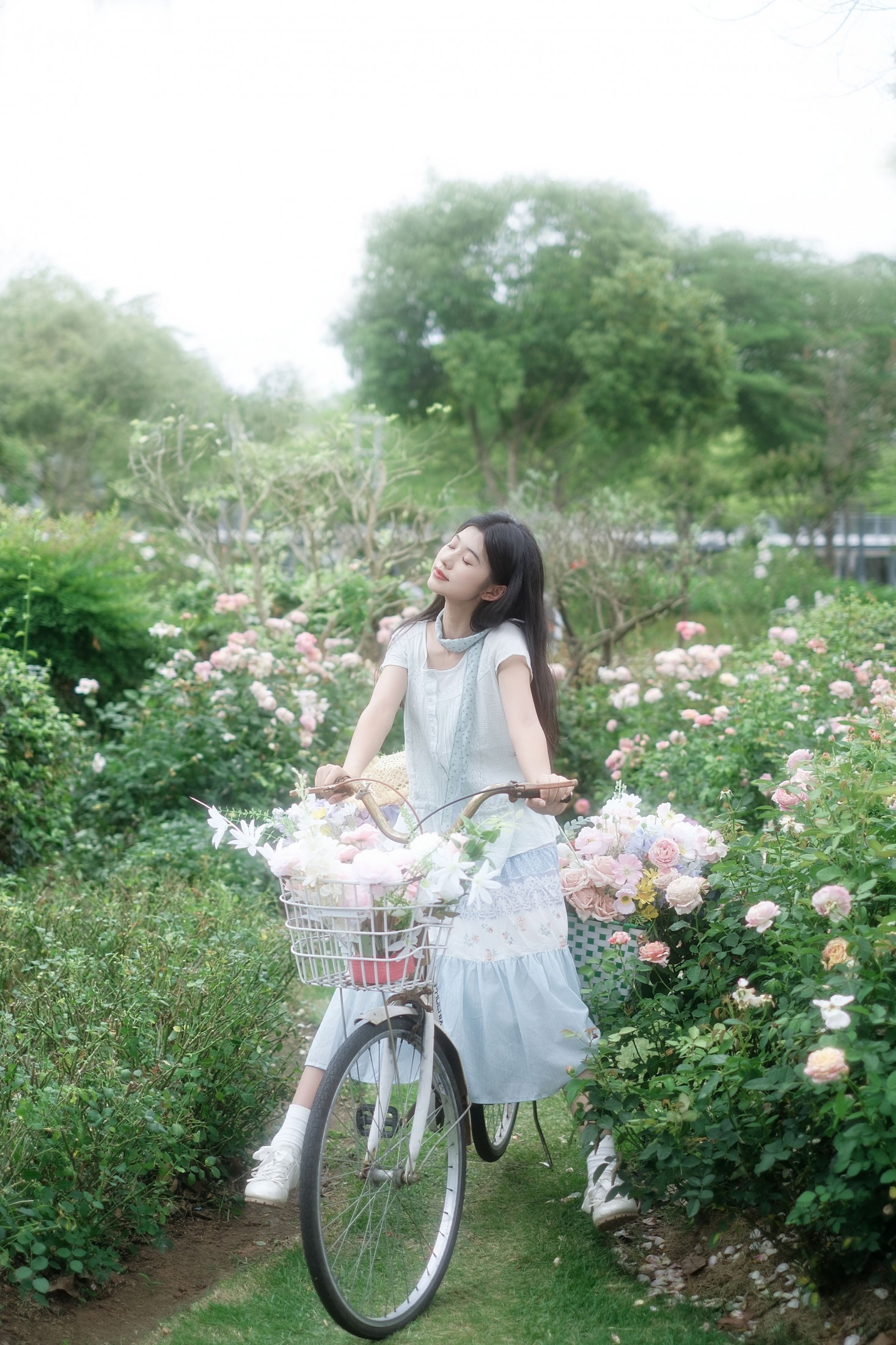 图片[4] - 欧阳明慧 - 《花海里的“白月光”，这一眼太绝了！》[22P] - 机器猫次元 - 机器猫次元