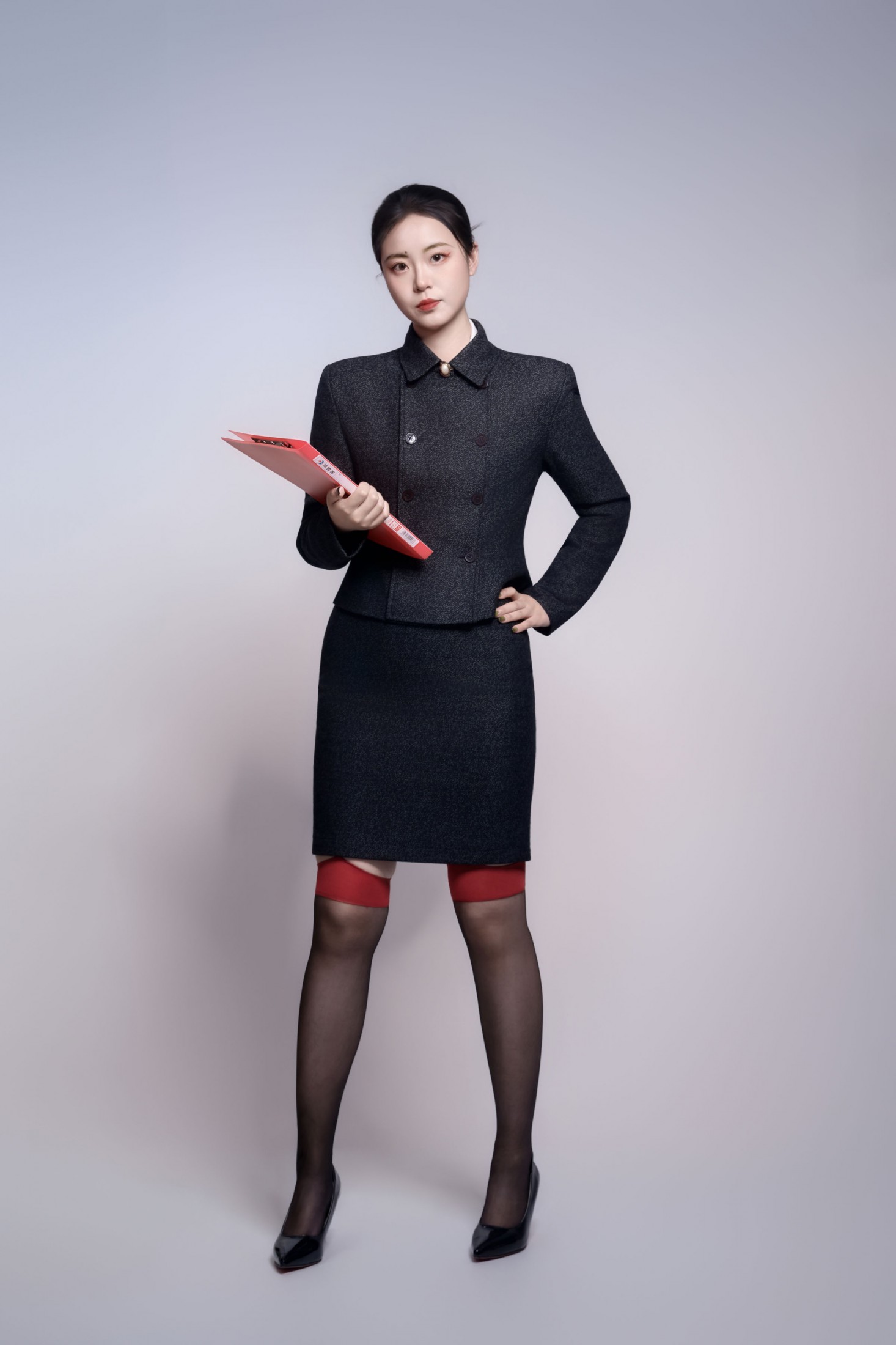 图片[6] - 熊仔（心狠手辣版） - 《灰度格调，一抹红韵》[35P] - 机器猫次元 - 机器猫次元