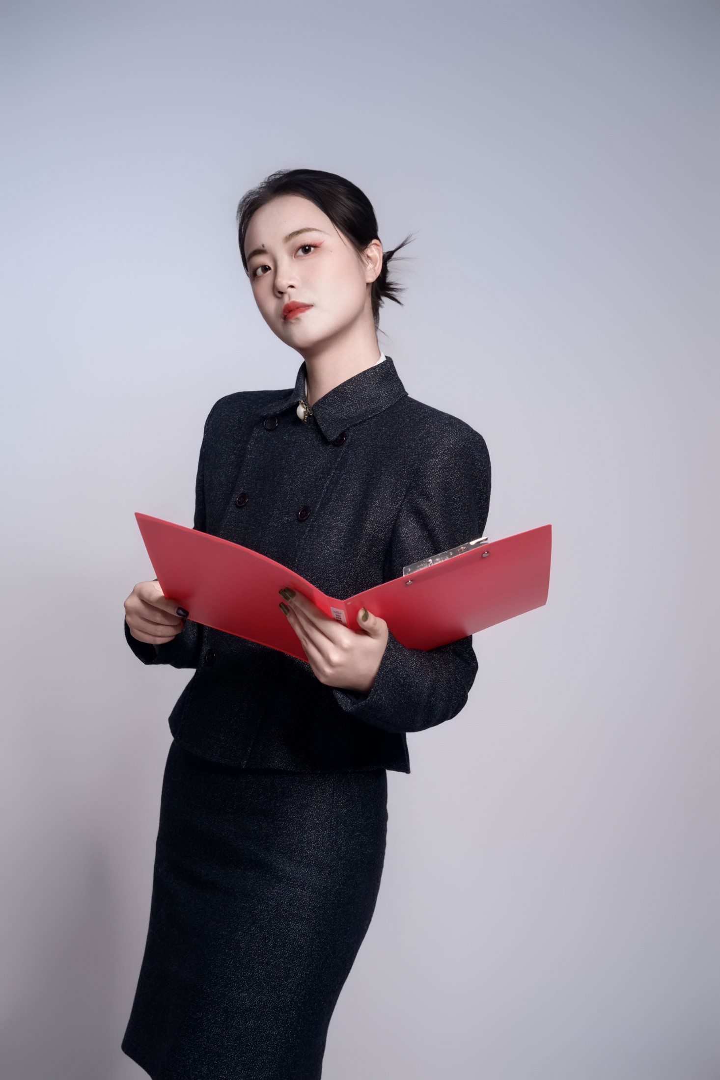 图片[3] - 熊仔（心狠手辣版） - 《灰度格调，一抹红韵》[35P] - 机器猫次元 - 机器猫次元