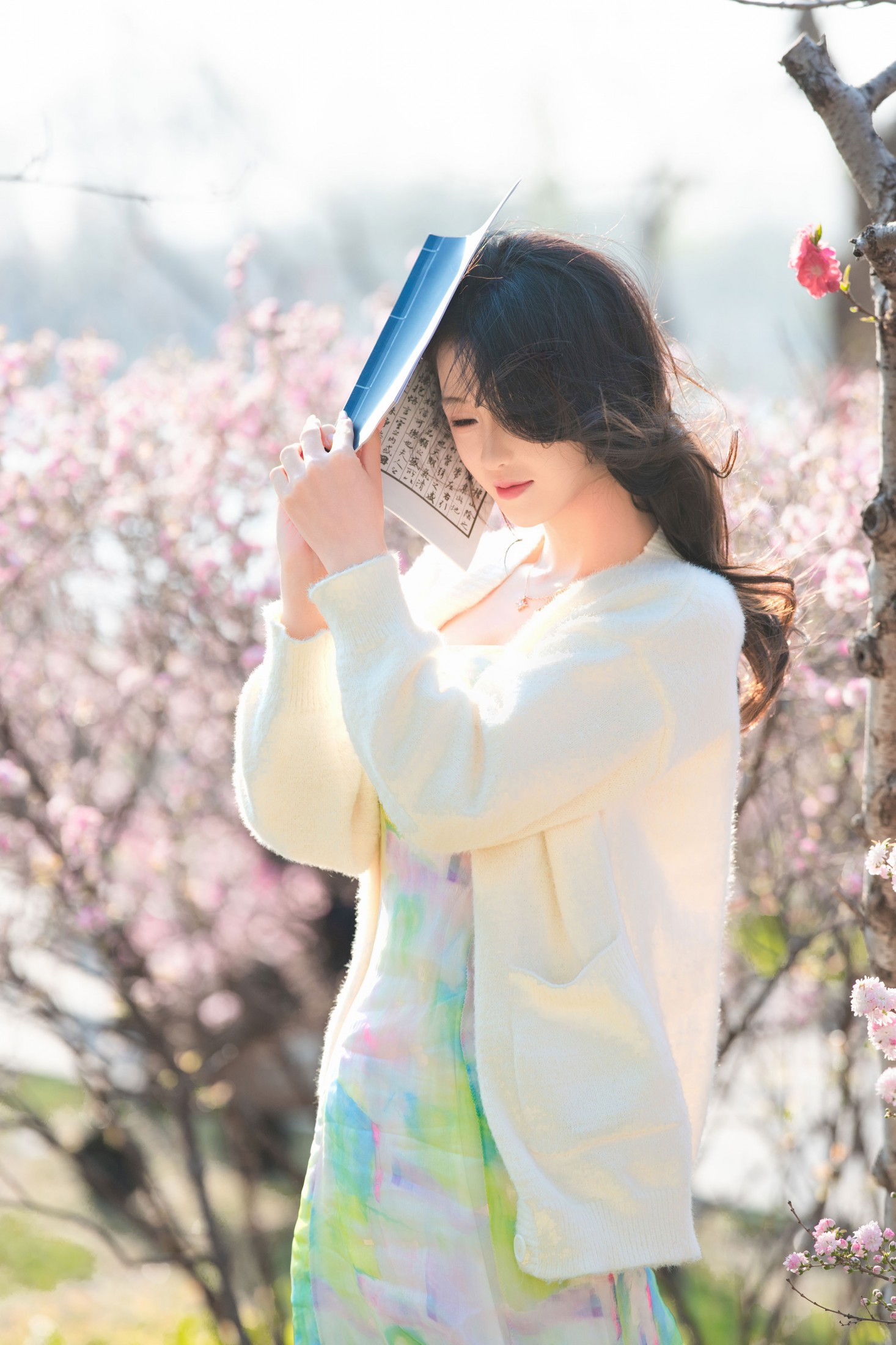 图片[6] - 《书中自有颜如玉・春日湖畔 书卷与花》[29P] - 机器猫次元 - 机器猫次元