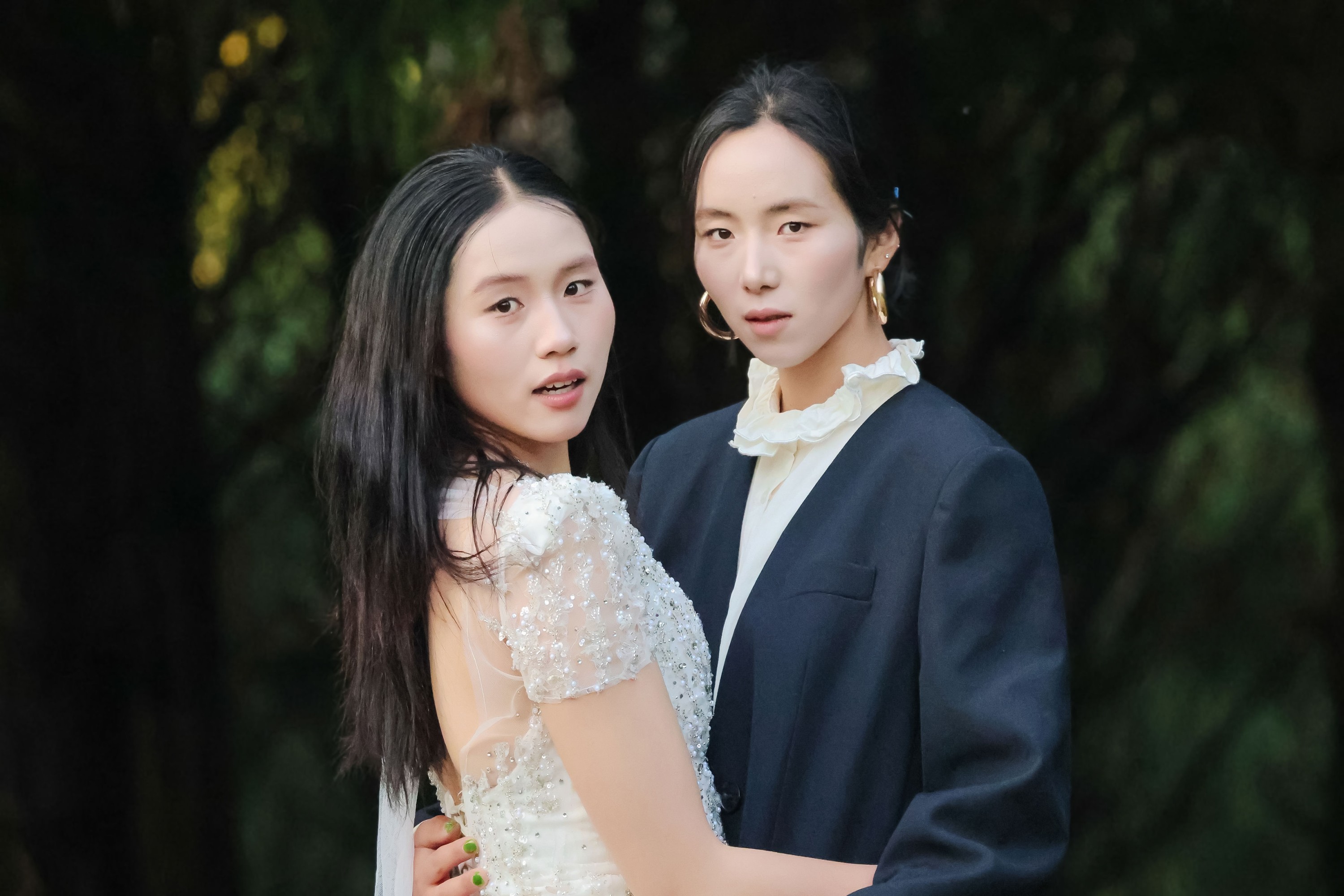 图片[8] - 《野外森林夕阳户外模特白色婚纱姐妹合照两位美女》[15P] - 机器猫次元 - 机器猫次元