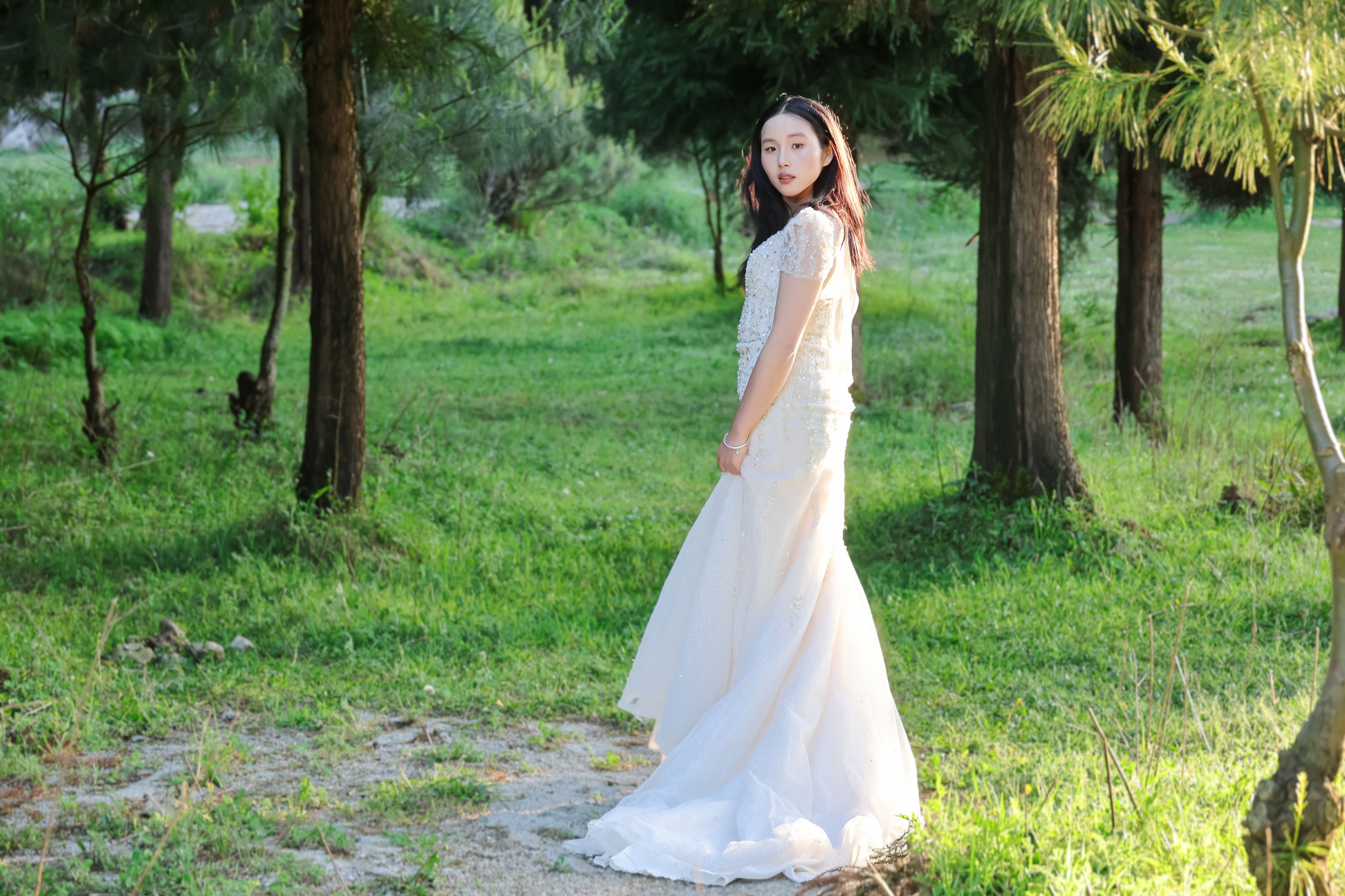 图片[5] - 《野外森林夕阳户外模特白色婚纱美女》[12P] - 机器猫次元 - 机器猫次元