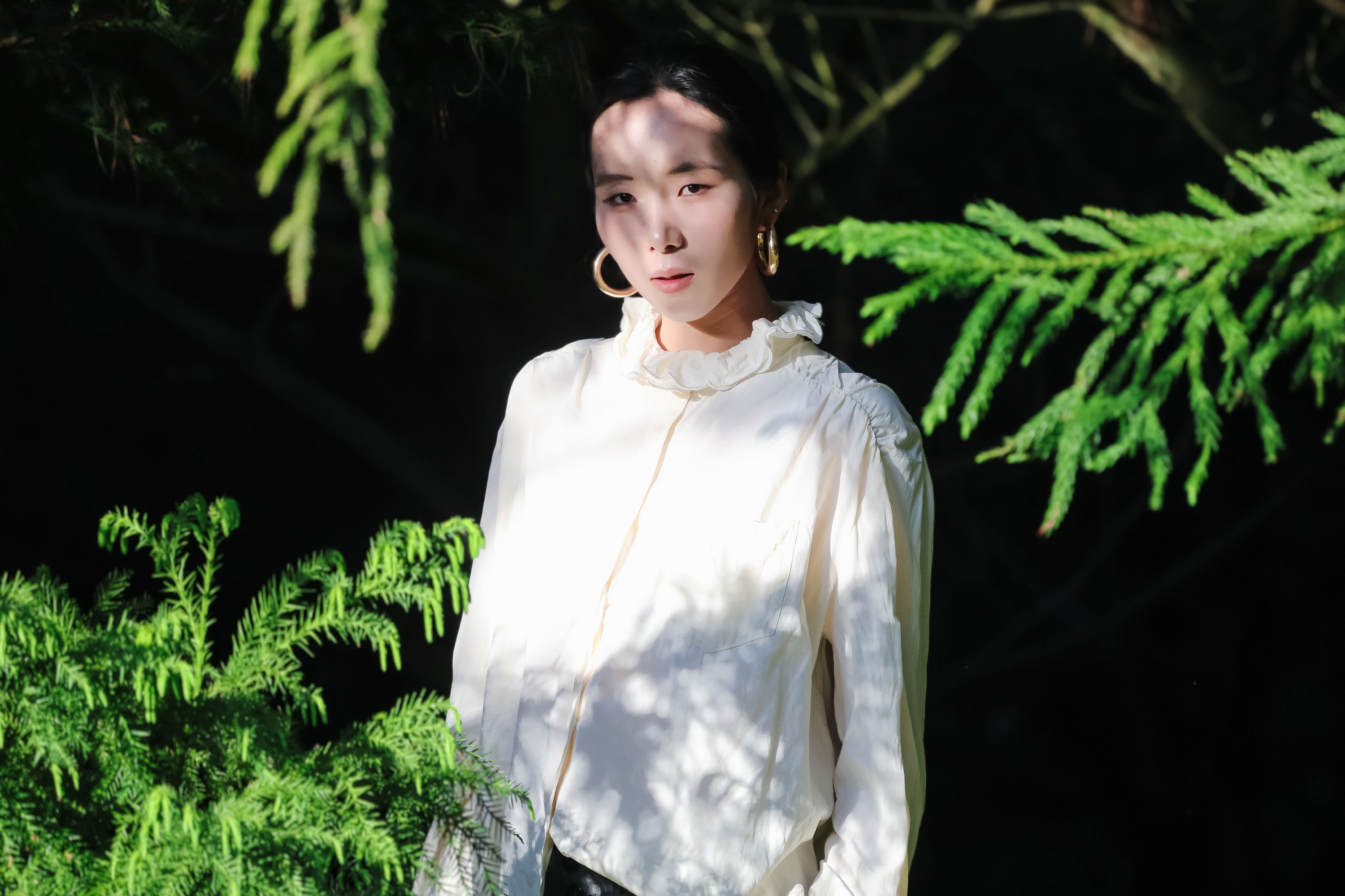 图片[5] - 《野外森林夕阳户外模特黑外套白衣黑裤美女》[24P] - 机器猫次元 - 机器猫次元
