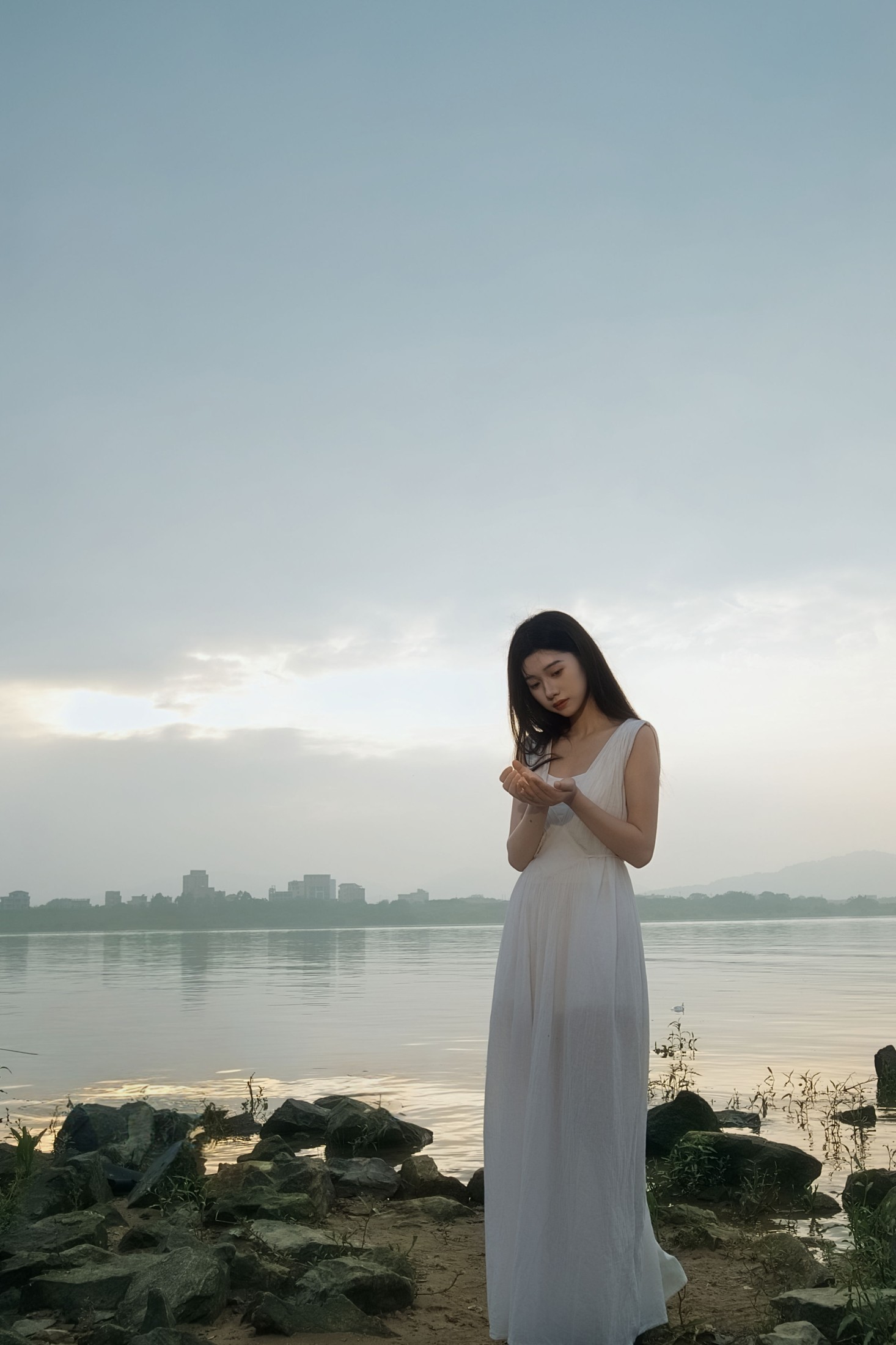 图片[3] - 《日暮湖畔｜氛围感情绪写真》[17P] - 机器猫次元 - 机器猫次元
