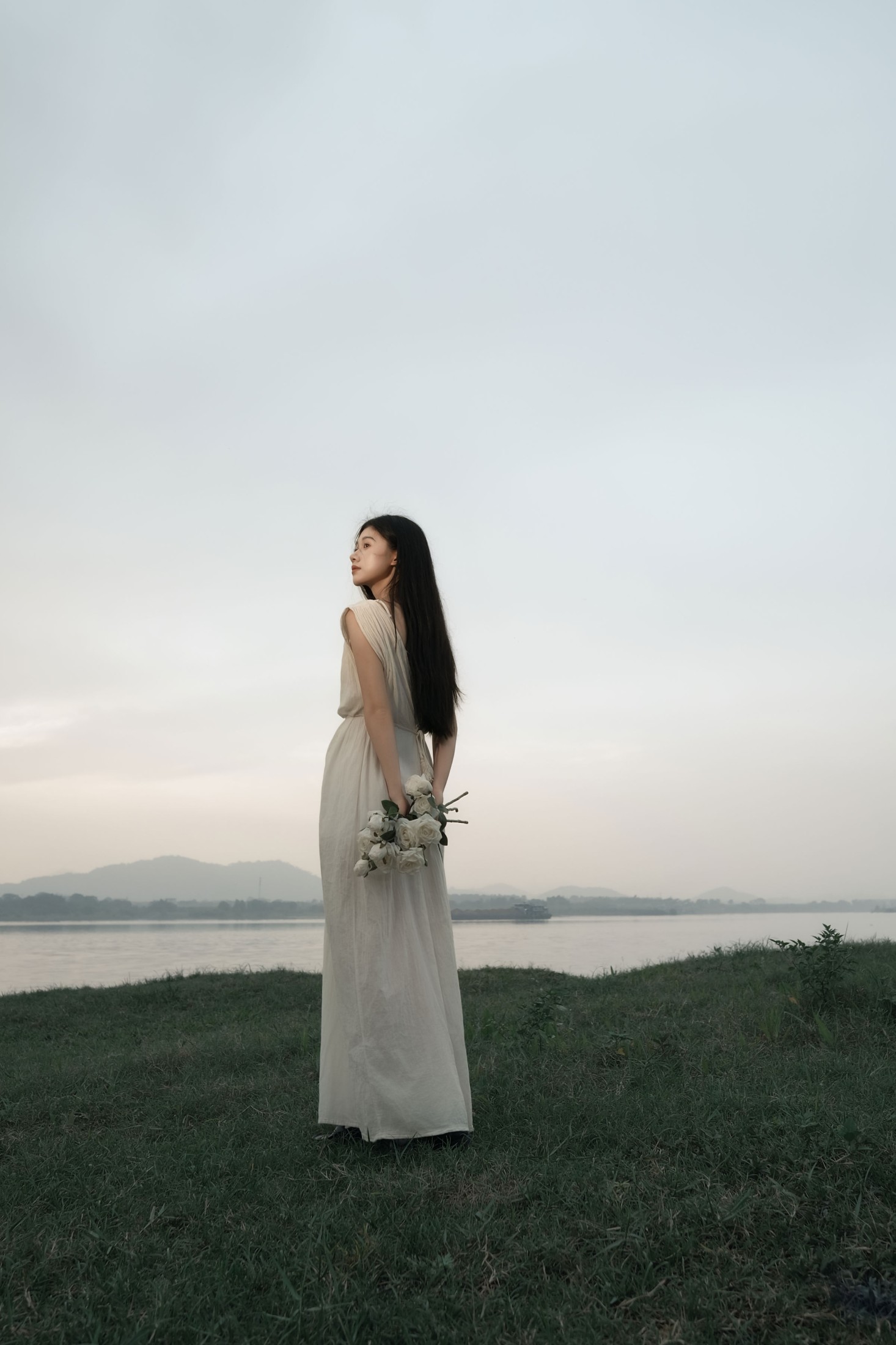 图片[2] - 《日暮湖畔｜氛围感情绪写真》[17P] - 机器猫次元 - 机器猫次元