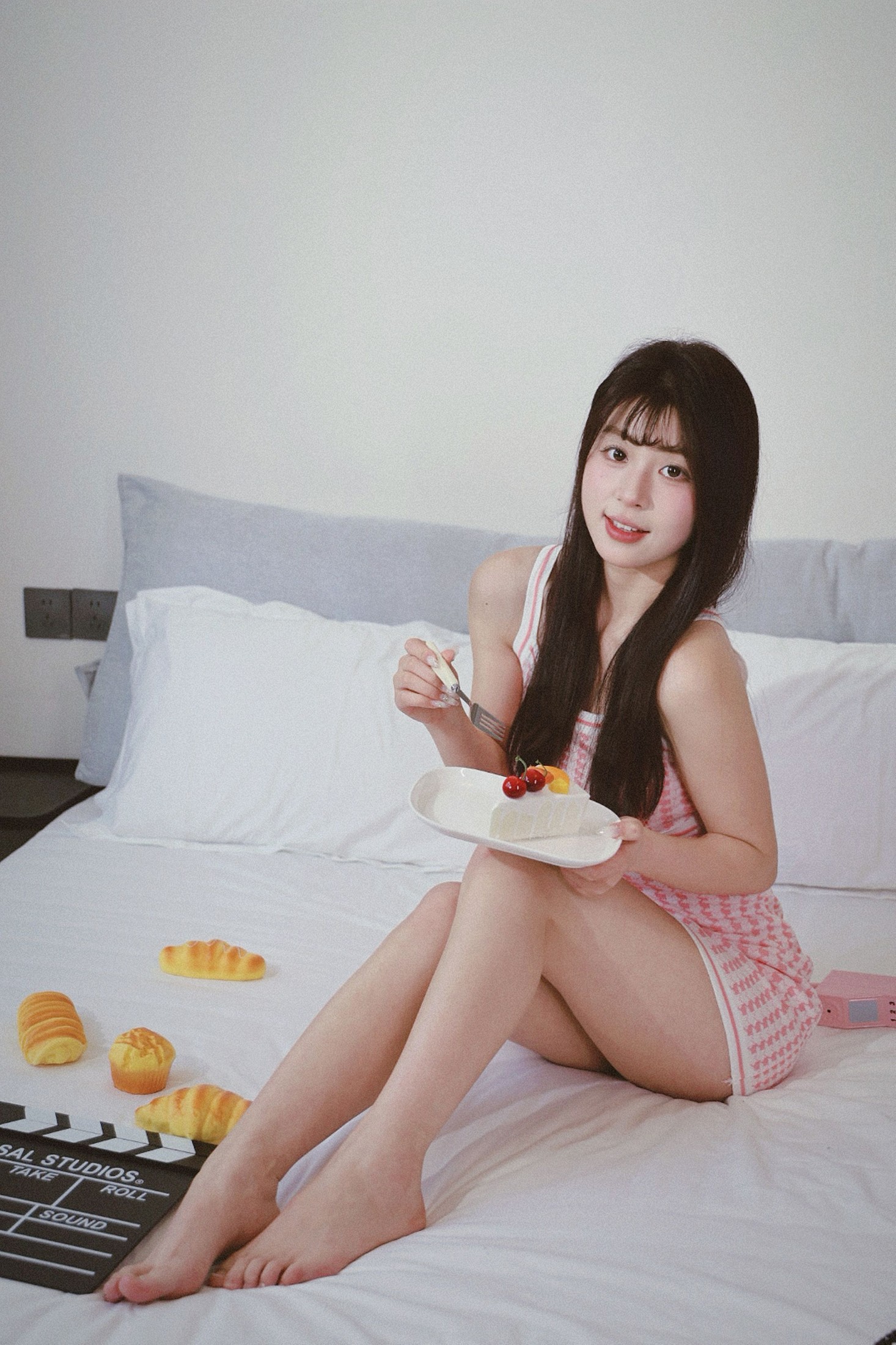 图片[1] - 《纯欲写真 粉色连衣裙》[33P] - 机器猫次元 - 机器猫次元