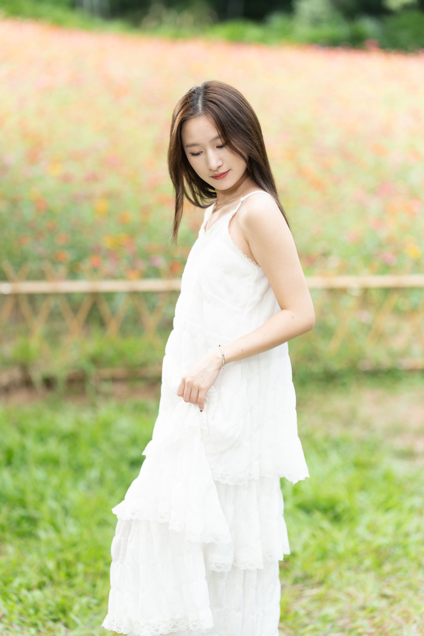 图片[1] - 《白裙 花海》[105P] - 机器猫次元 - 机器猫次元