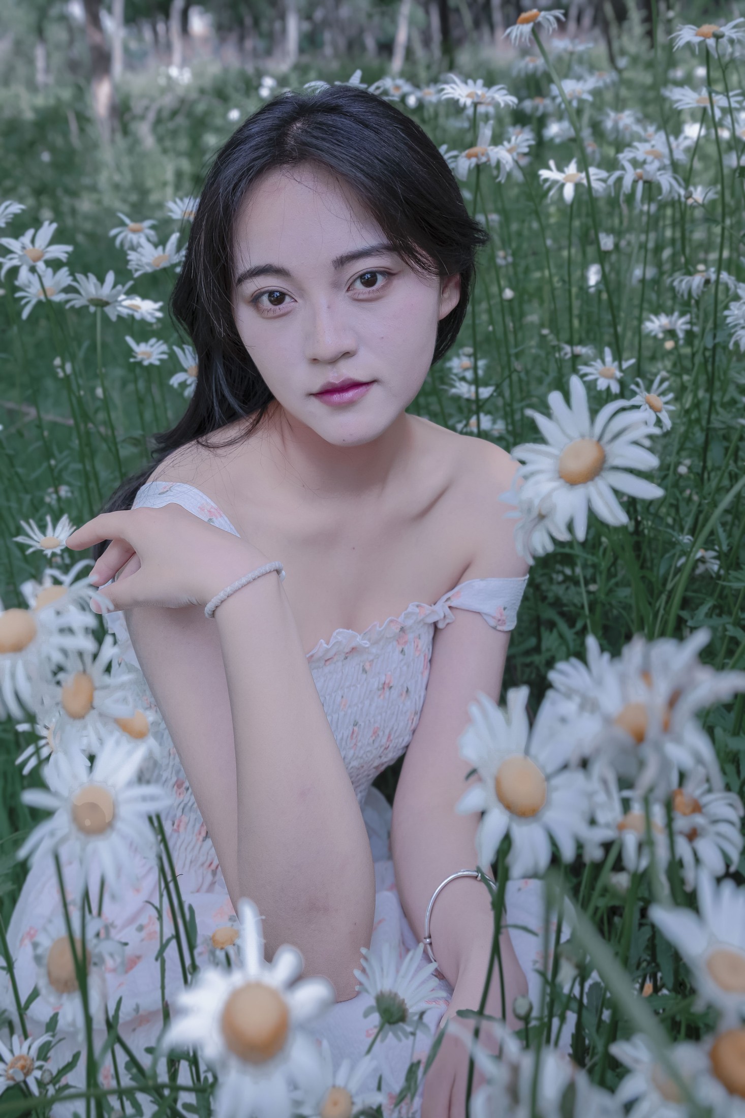 图片[6] - 《草地白菊花白衣性感女子写真》[34P] - 机器猫次元 - 机器猫次元