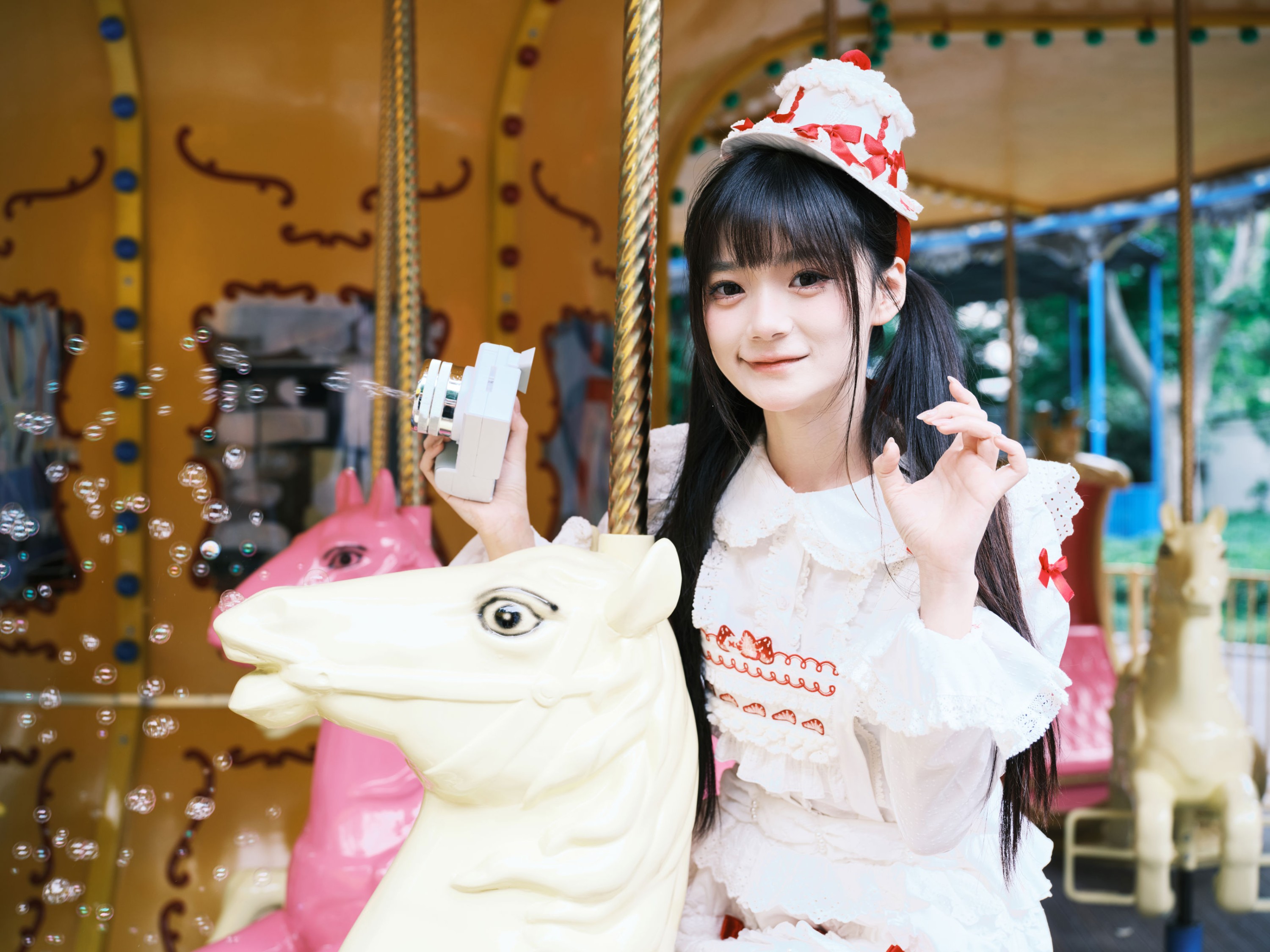 图片[1] - 《公园里的草莓少女》[24P] - 机器猫次元 - 机器猫次元