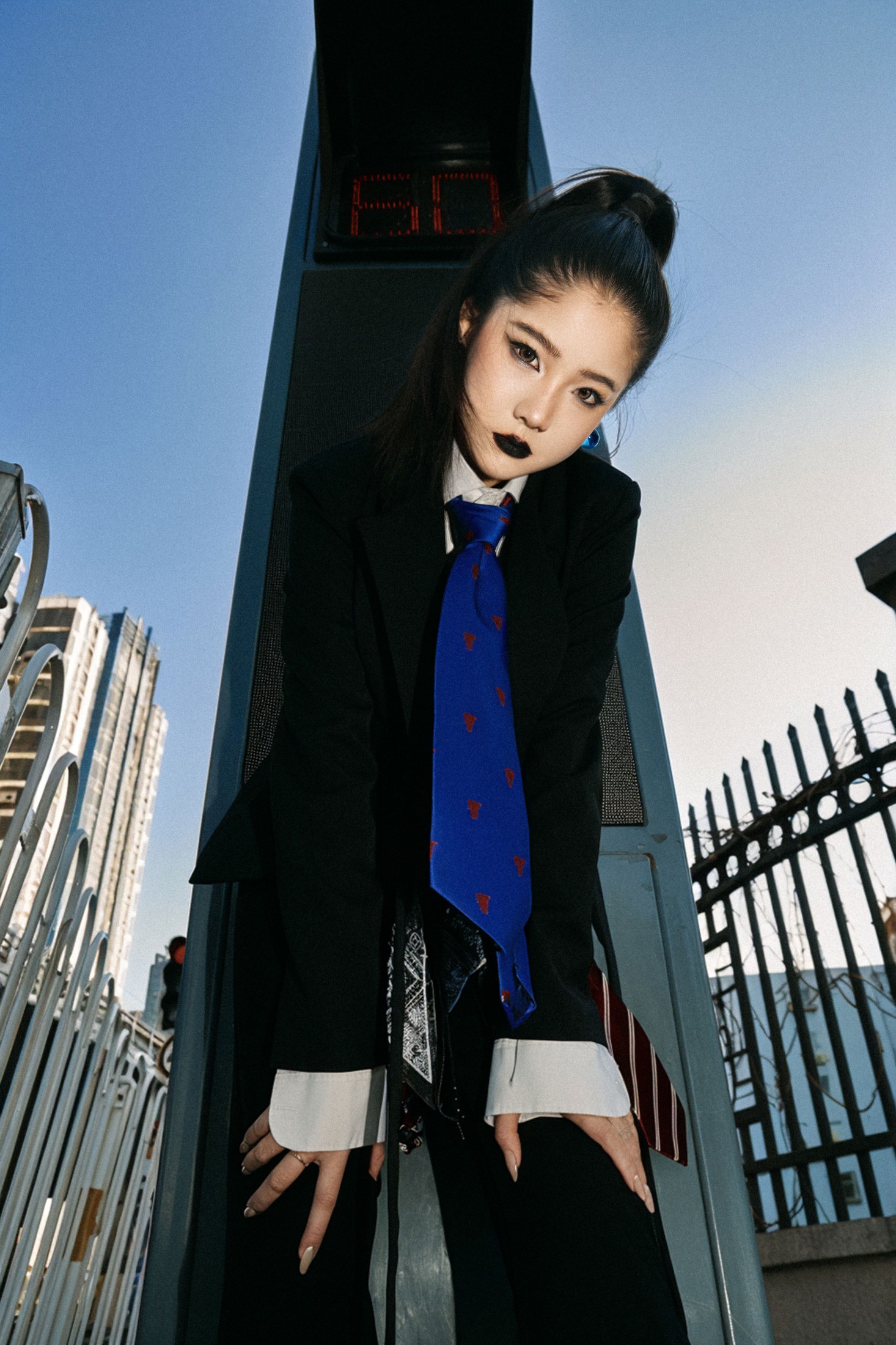 图片[2] - 《不迎合城市的平庸，一身撞色，自带锋芒》[13P] - 机器猫次元 - 机器猫次元