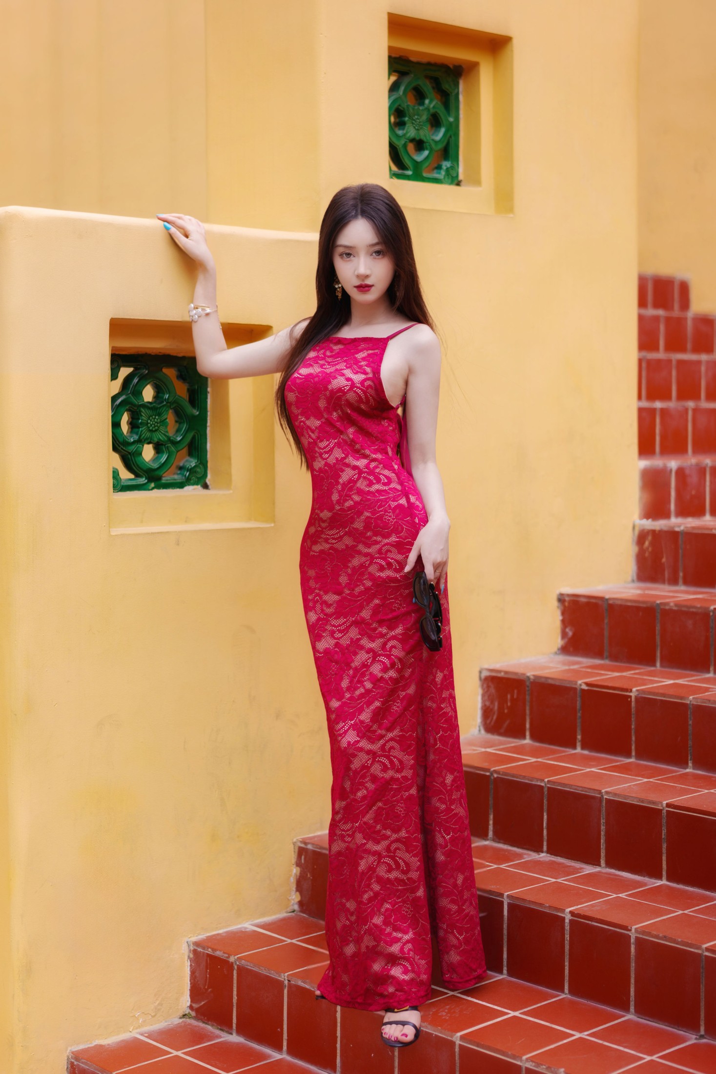 图片[1] - 《红色魅影》[13P] - 机器猫次元 - 机器猫次元